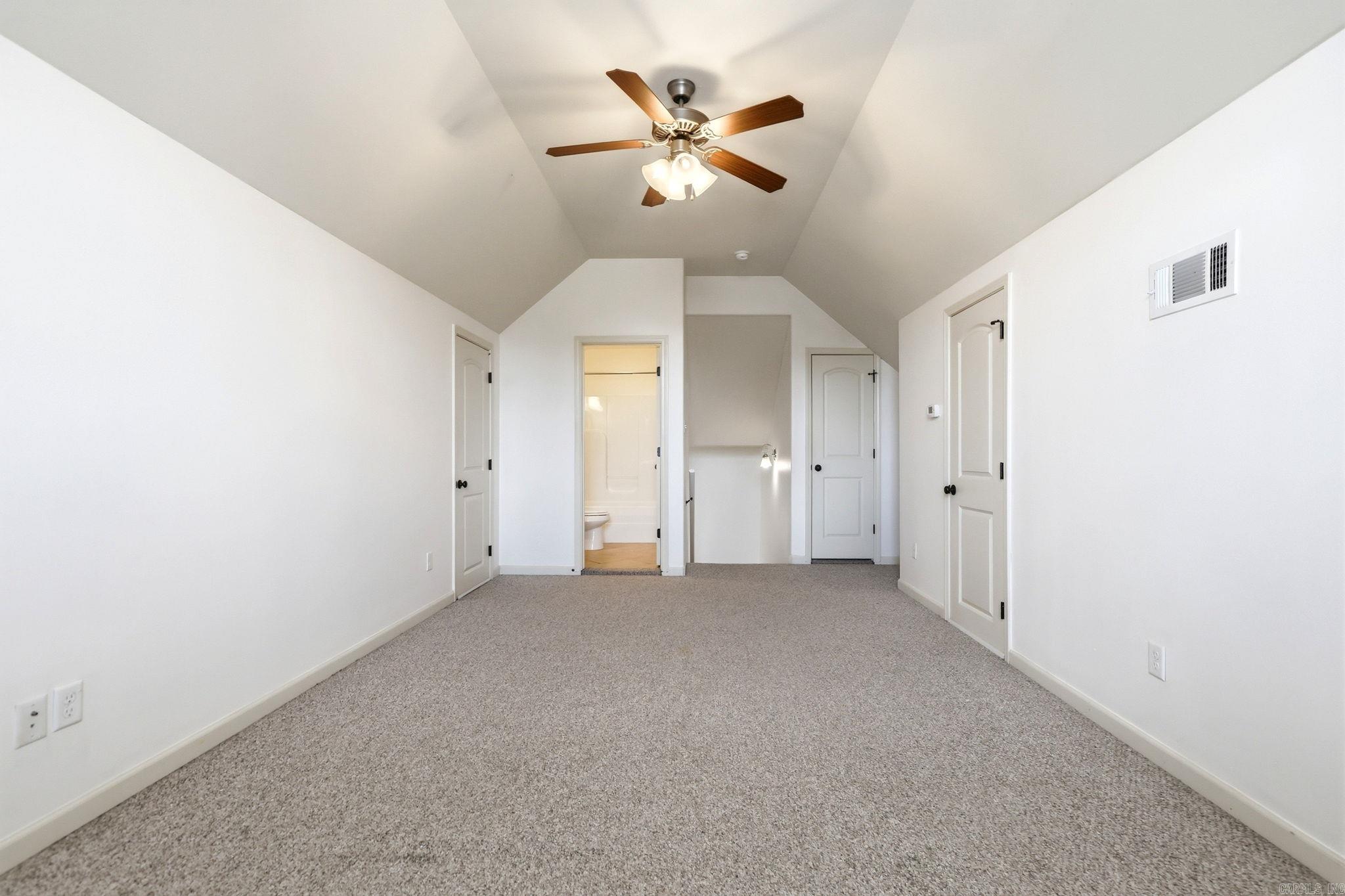 5400 Glenn Cove