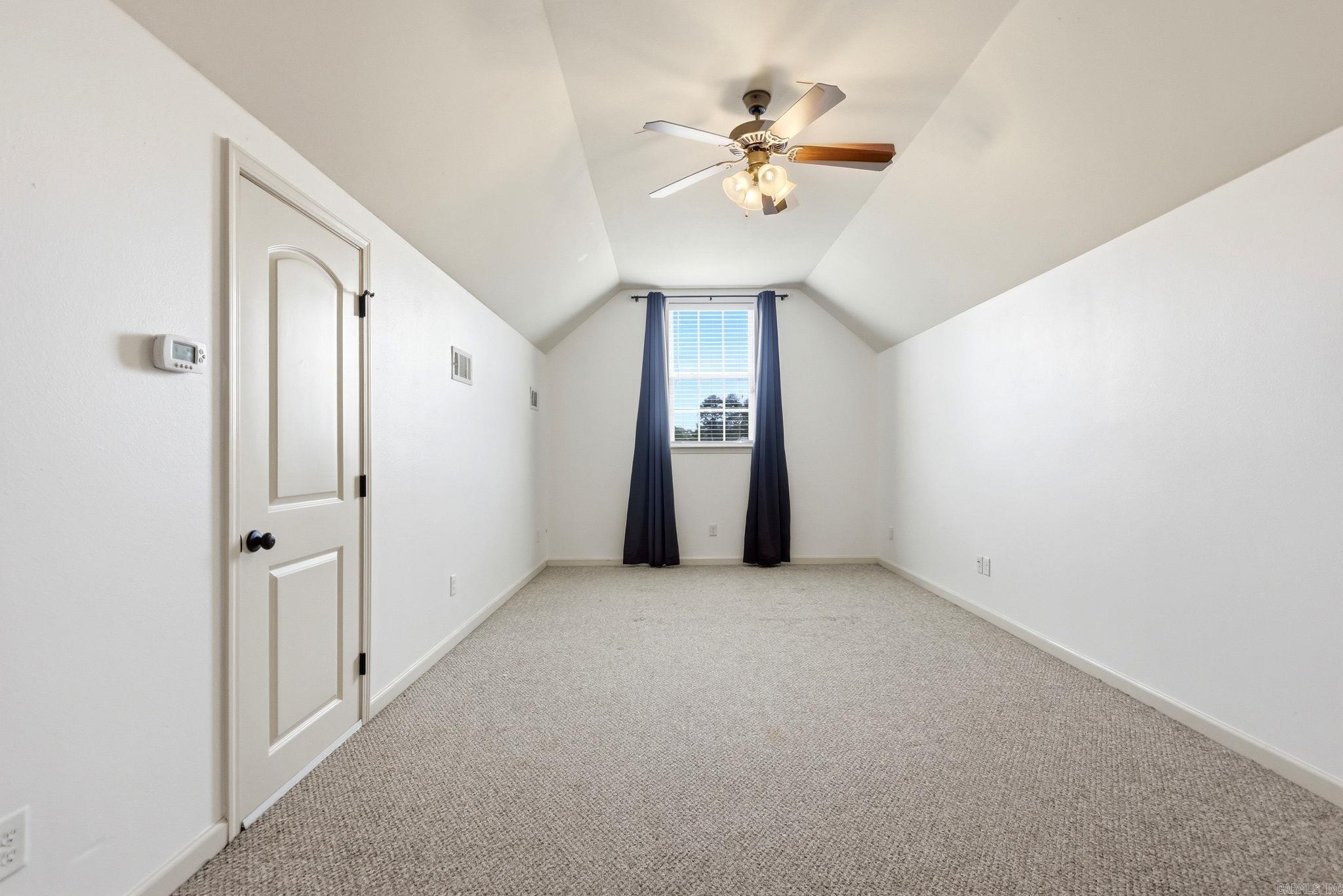5400 Glenn Cove