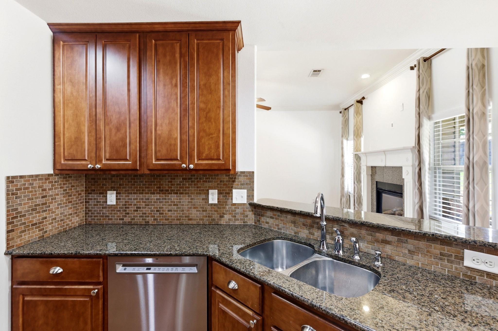 5400 Glenn Cove