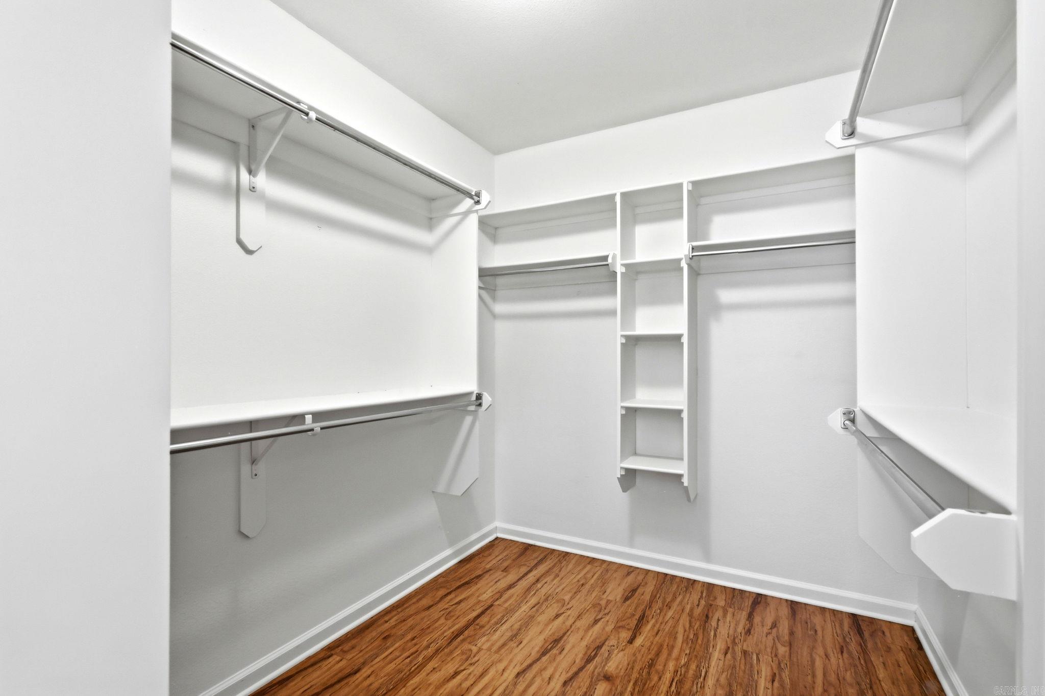 5400 Glenn Cove