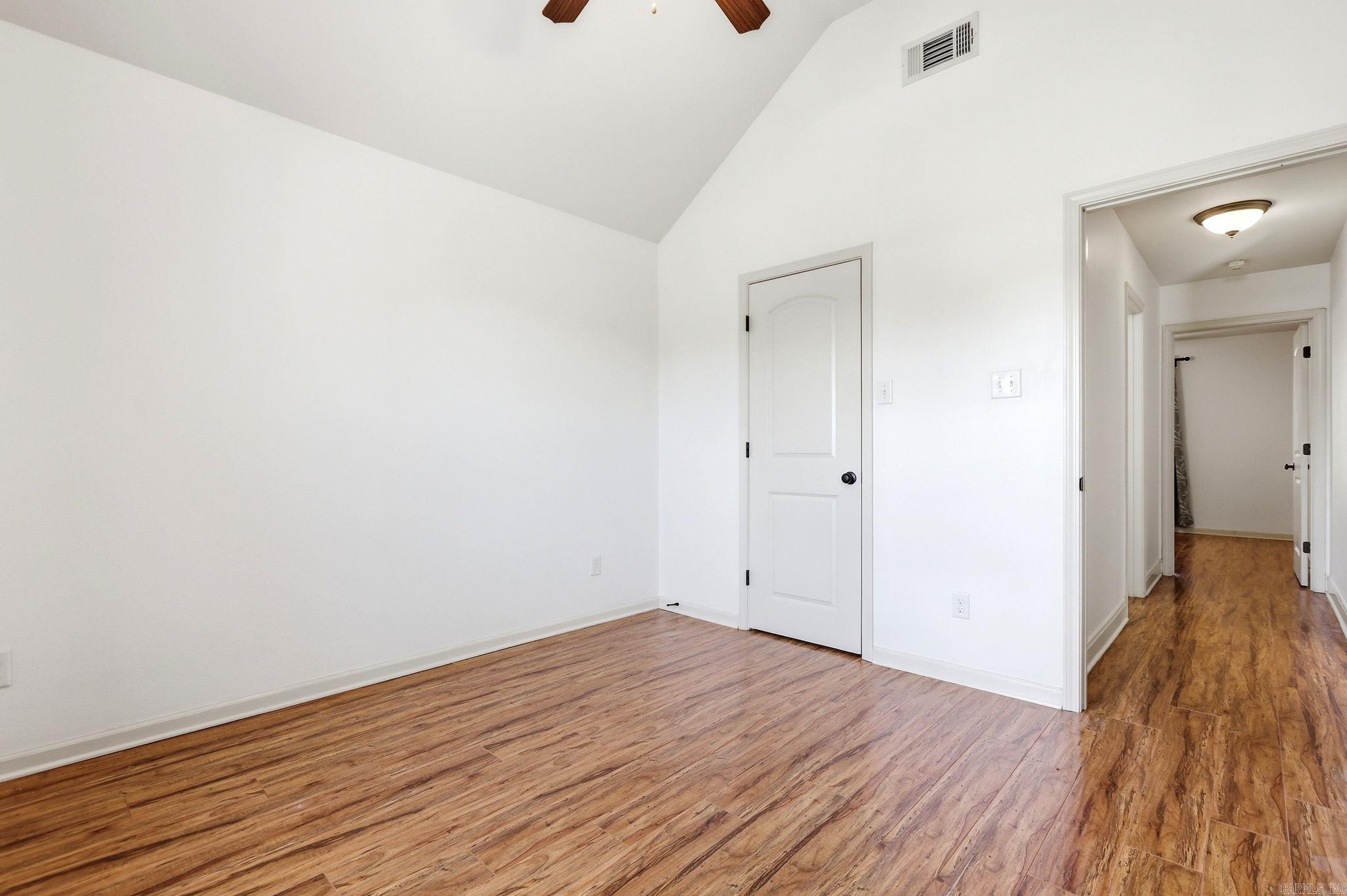 5400 Glenn Cove