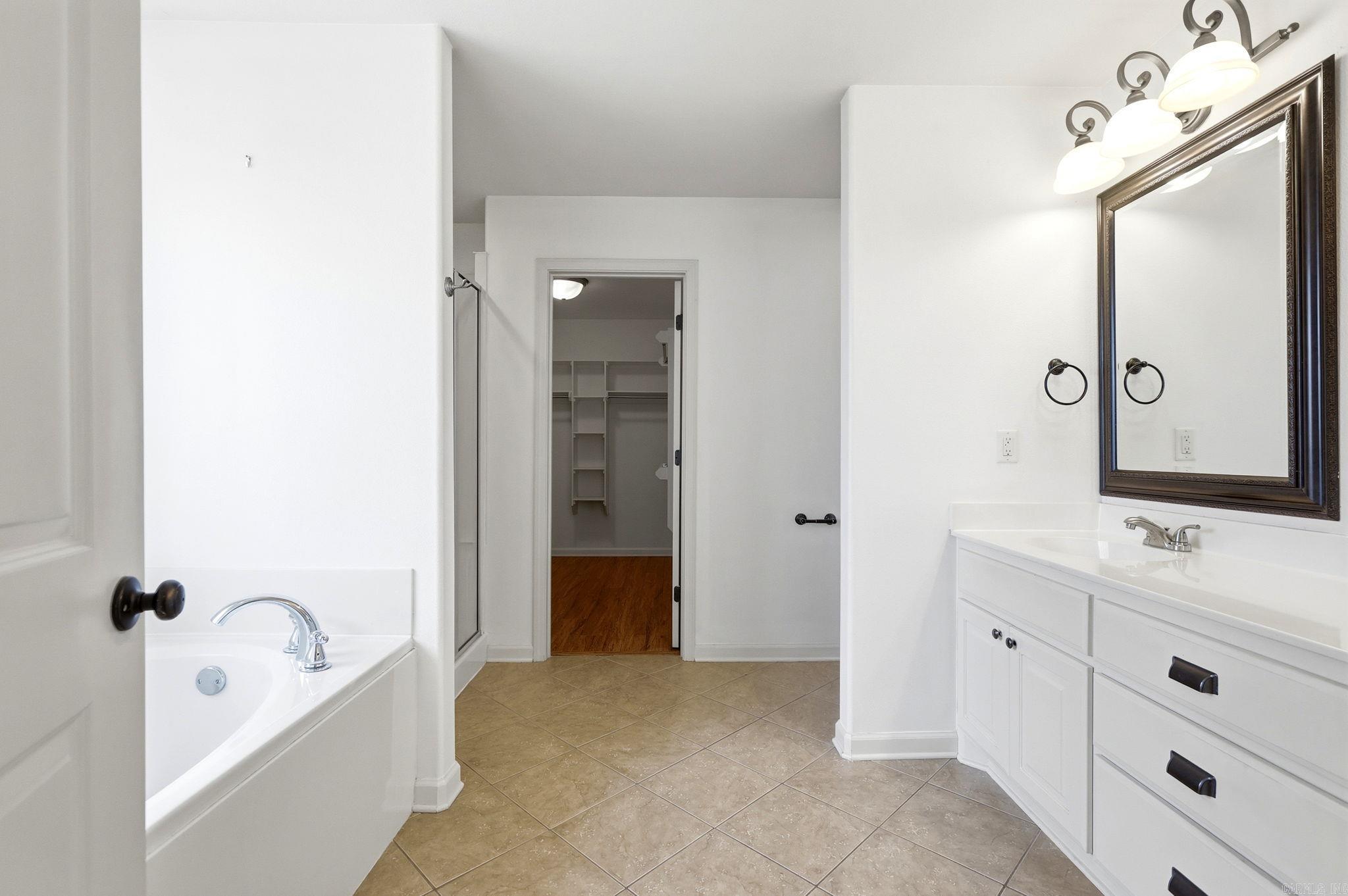 5400 Glenn Cove