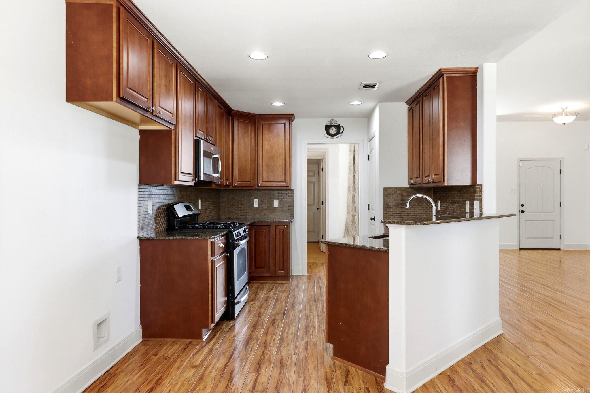 5400 Glenn Cove