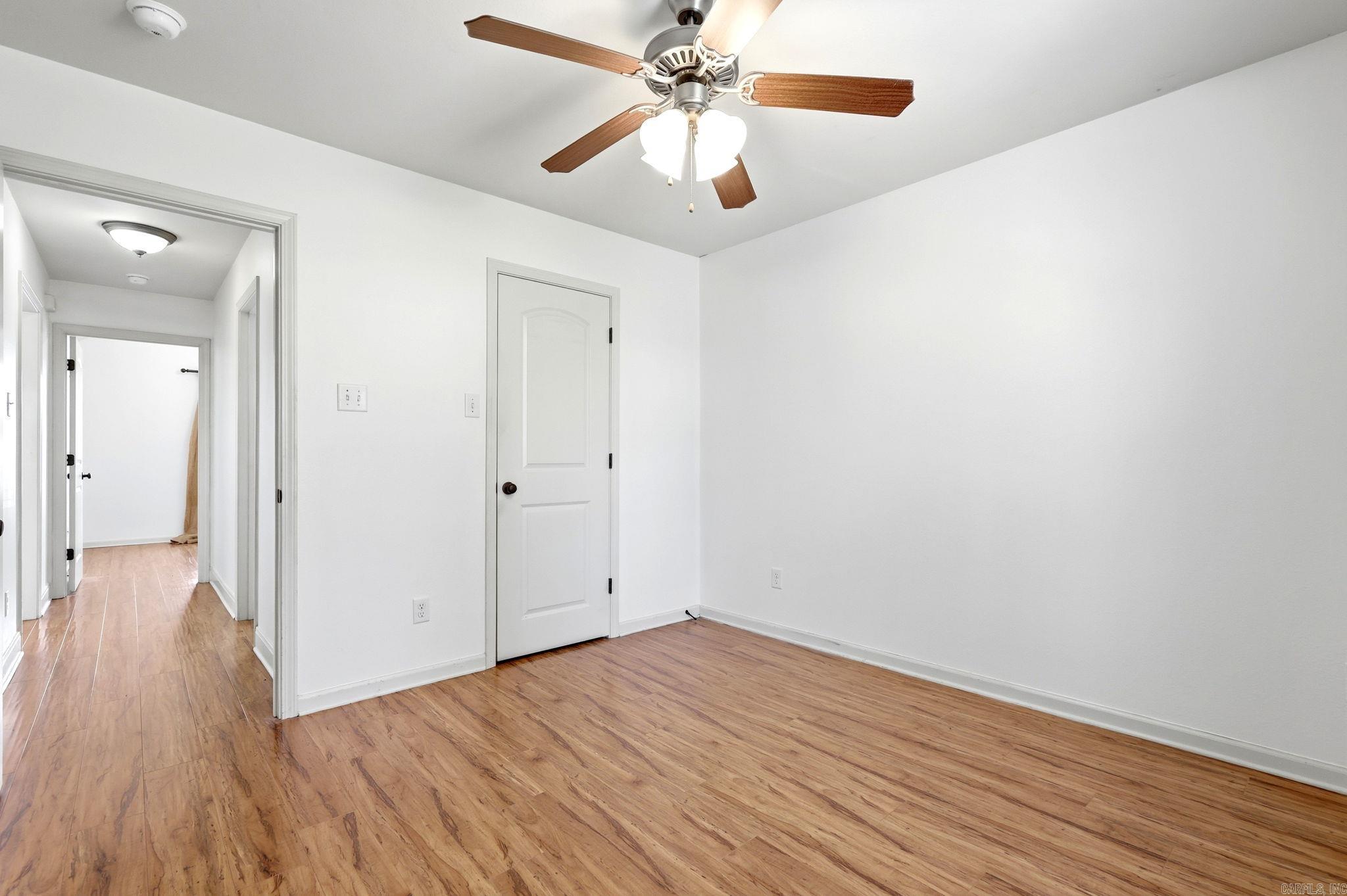 5400 Glenn Cove