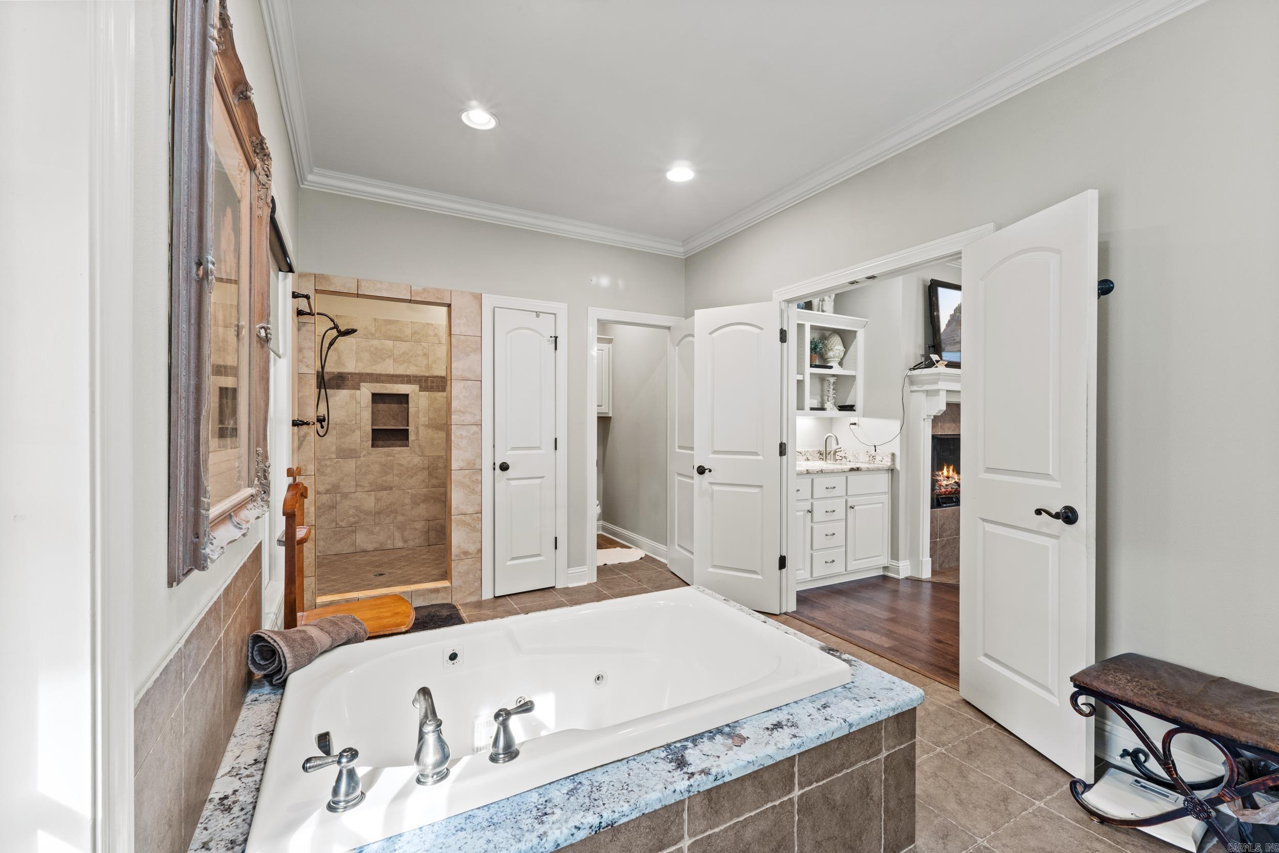 1919 Tudor Loop