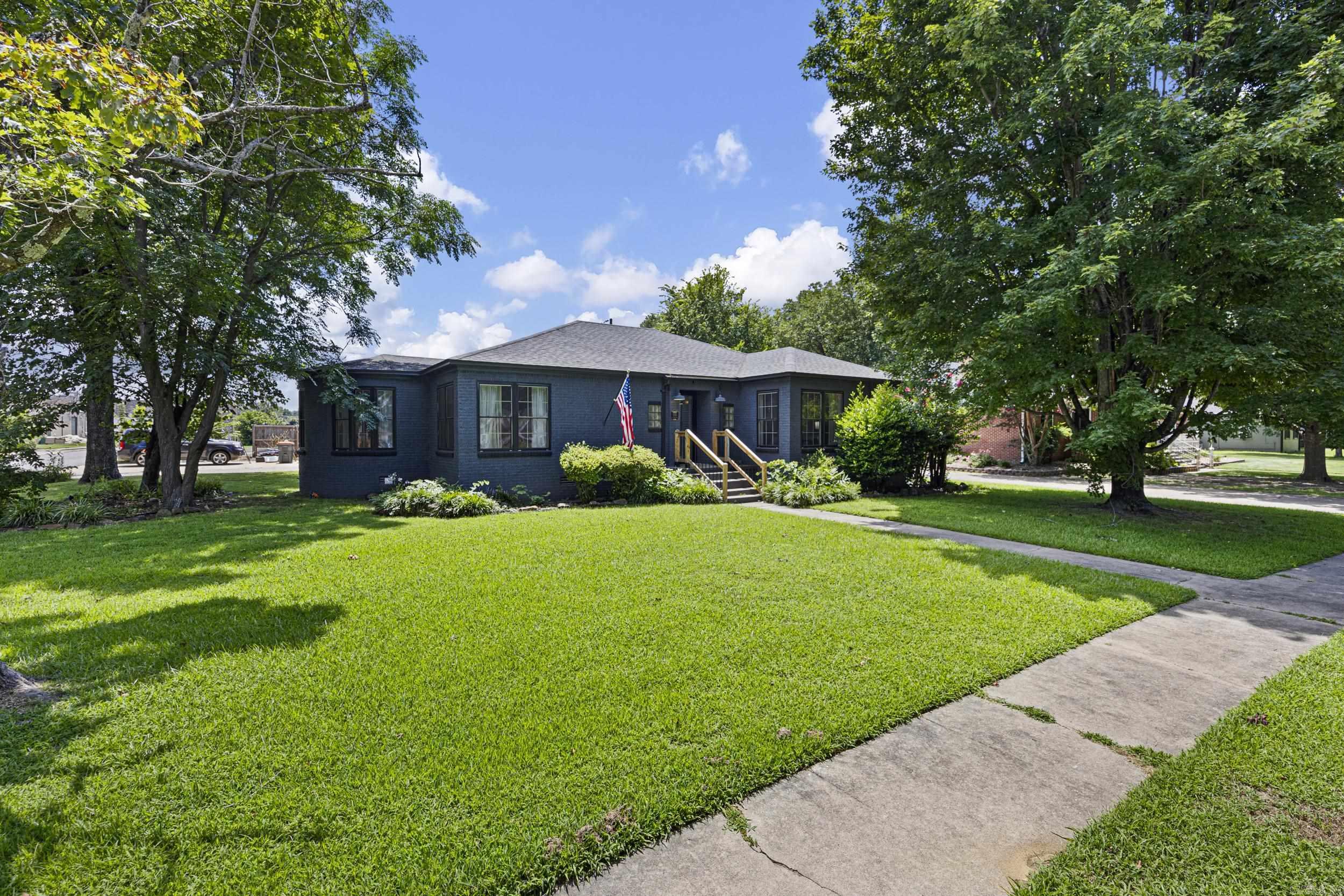201 W 8Th St