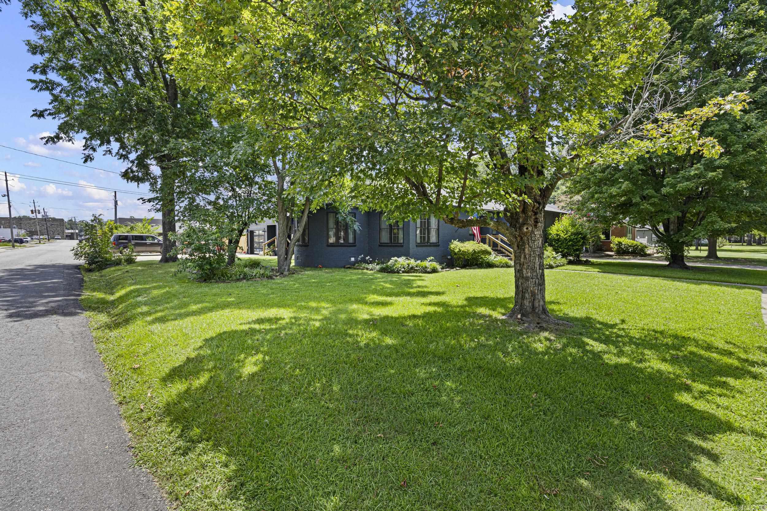 201 W 8Th St