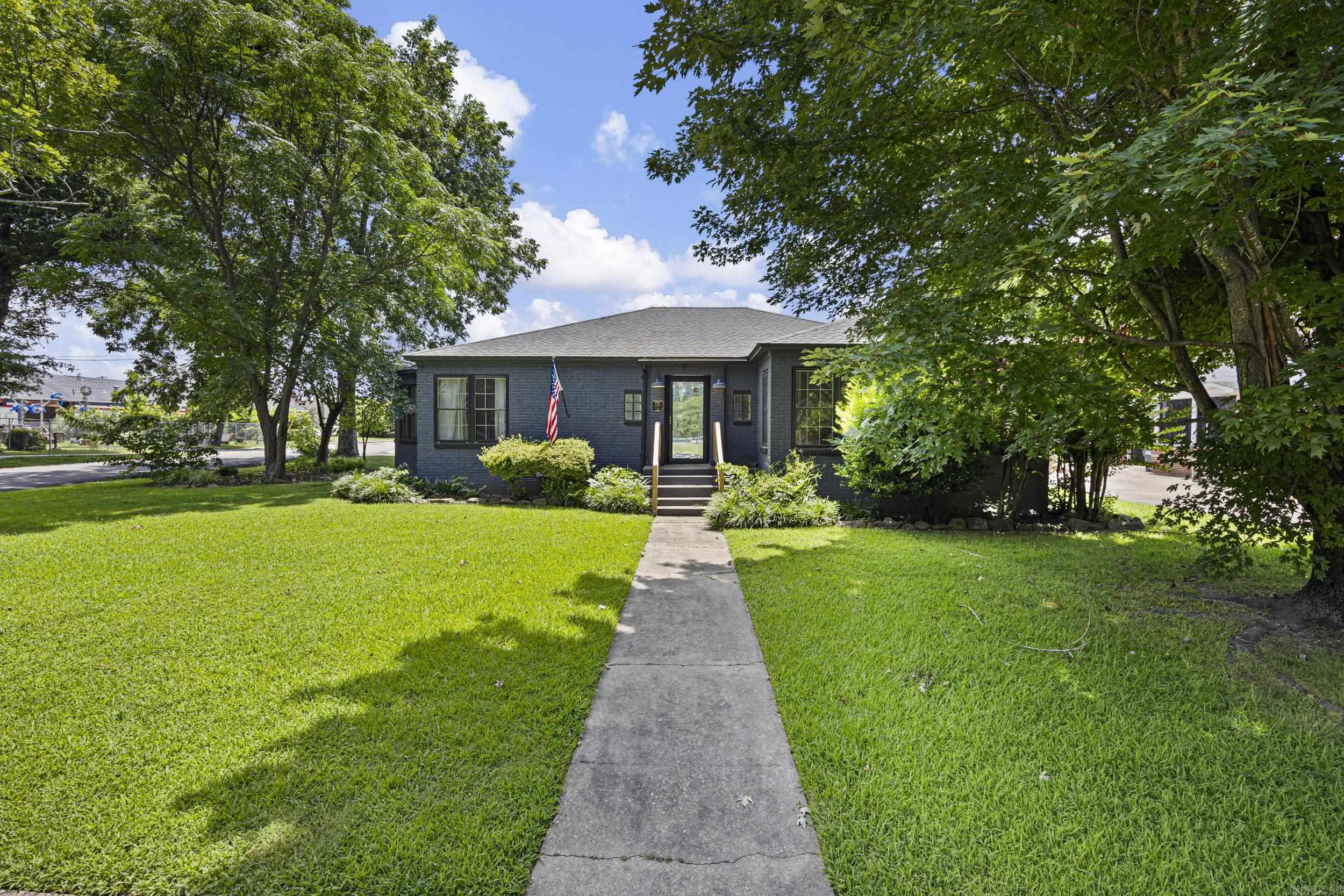 201 W 8Th St