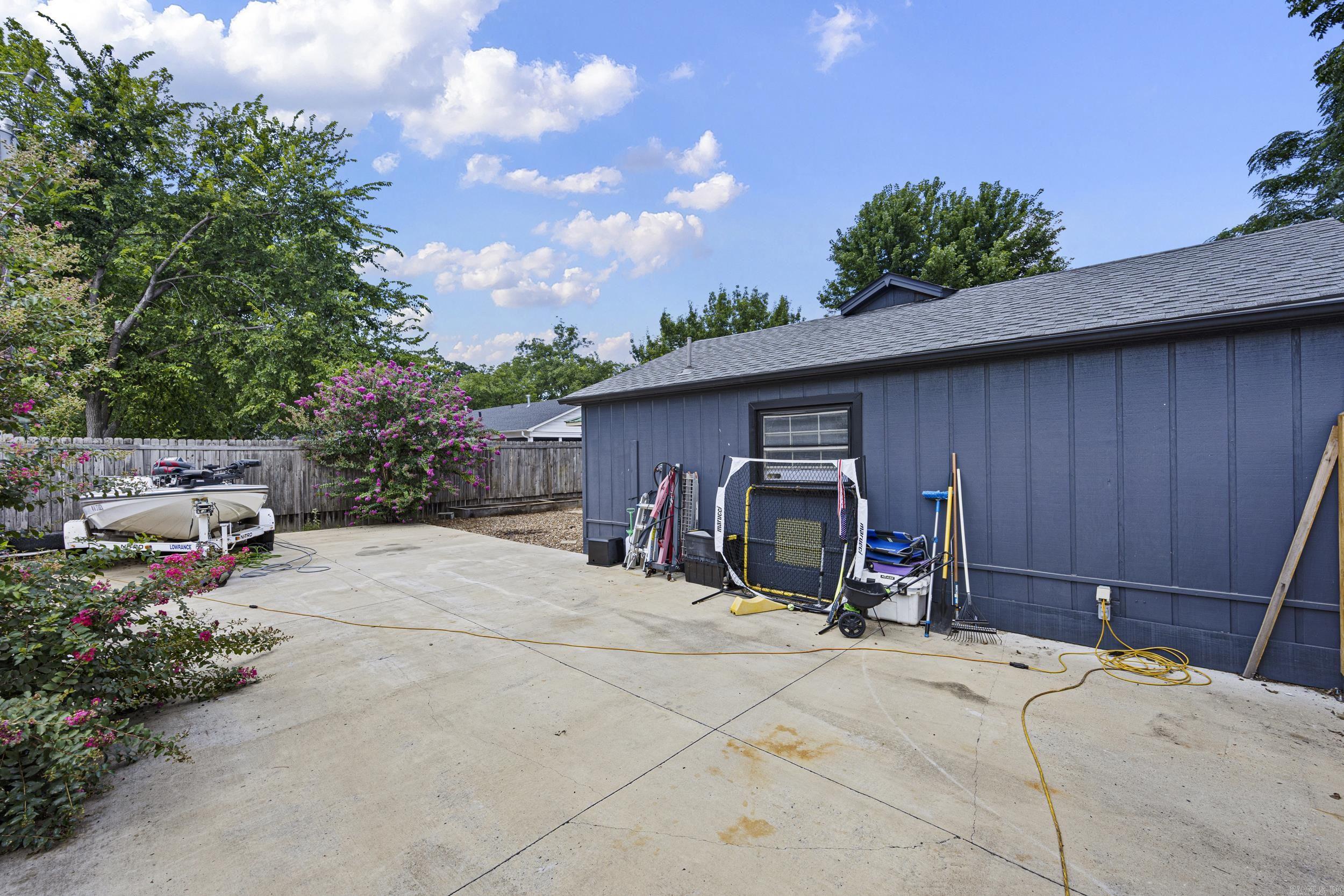 201 W 8Th St