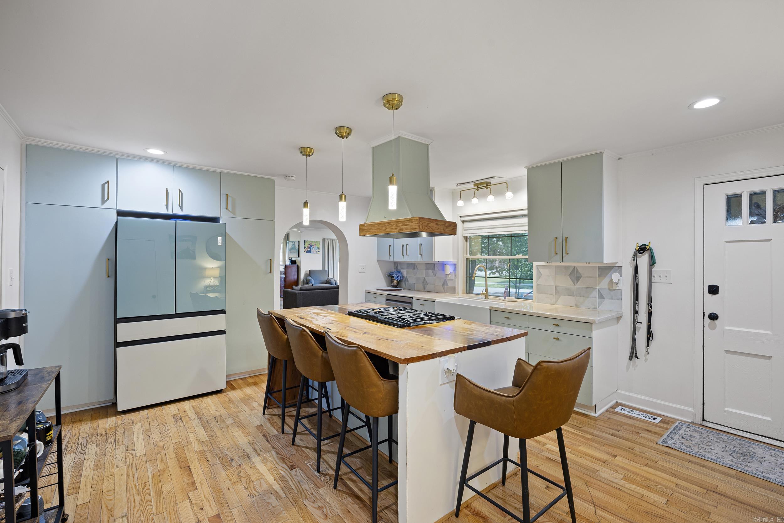 201 W 8Th St