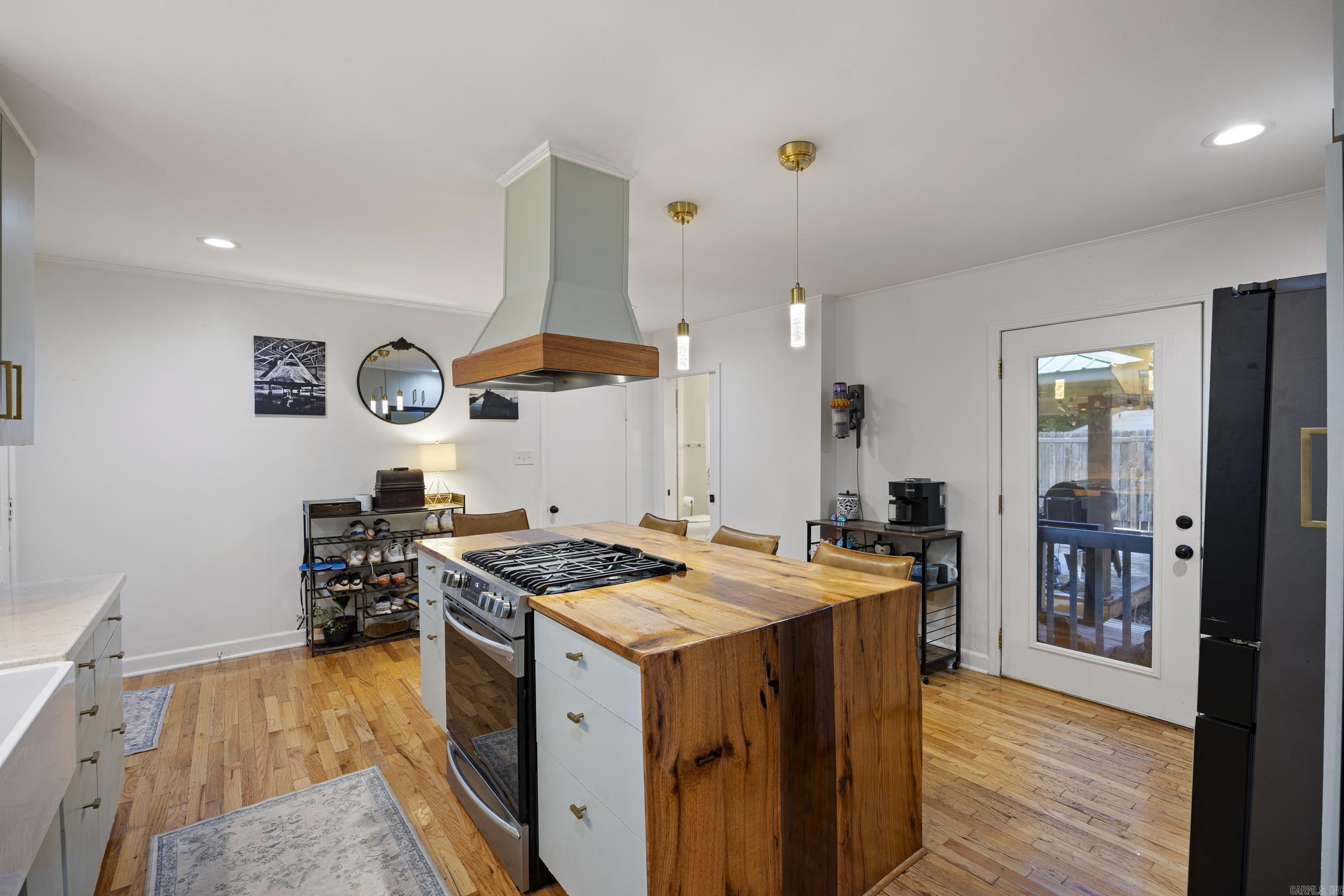 201 W 8Th St