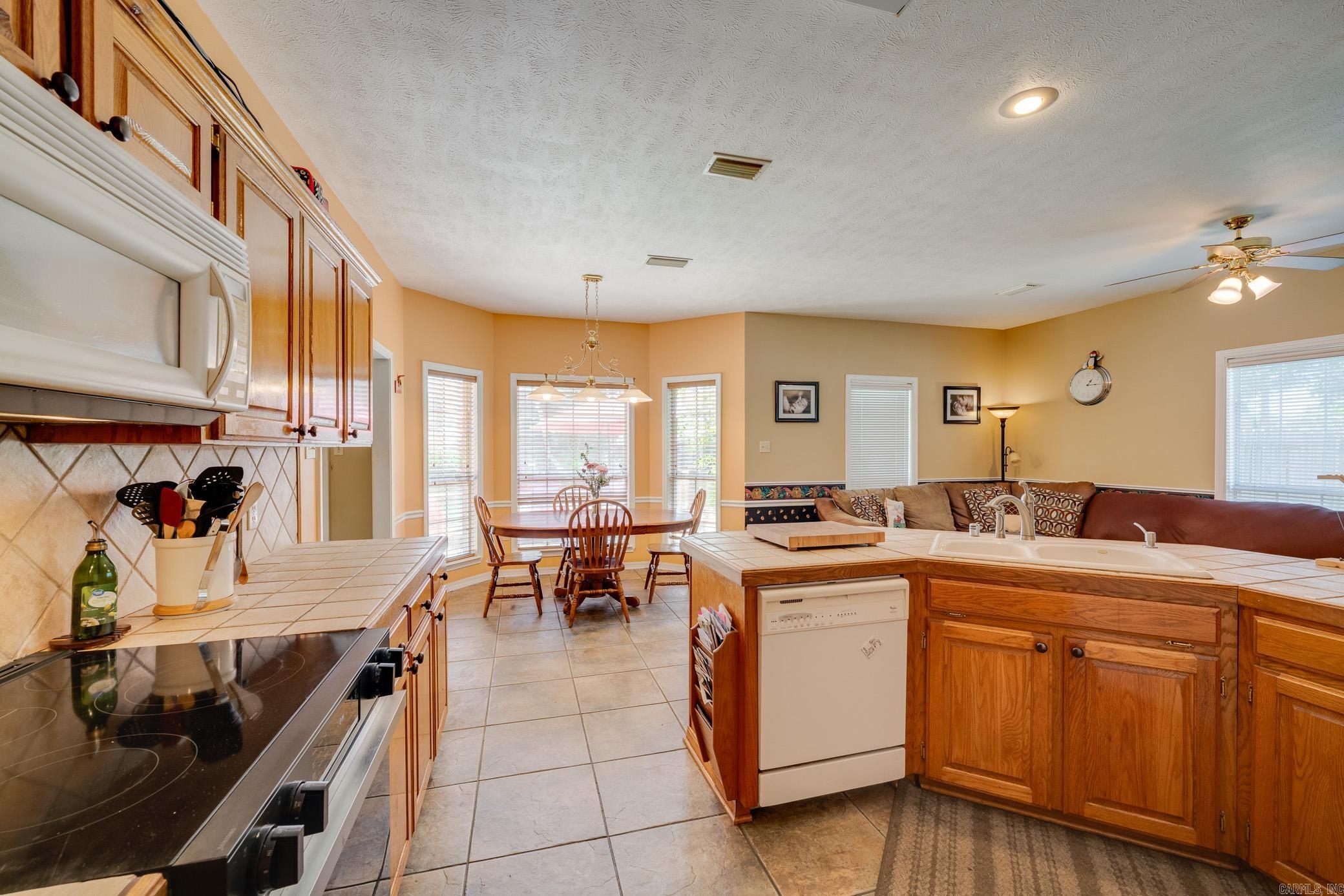 3255 Chrysler Cove