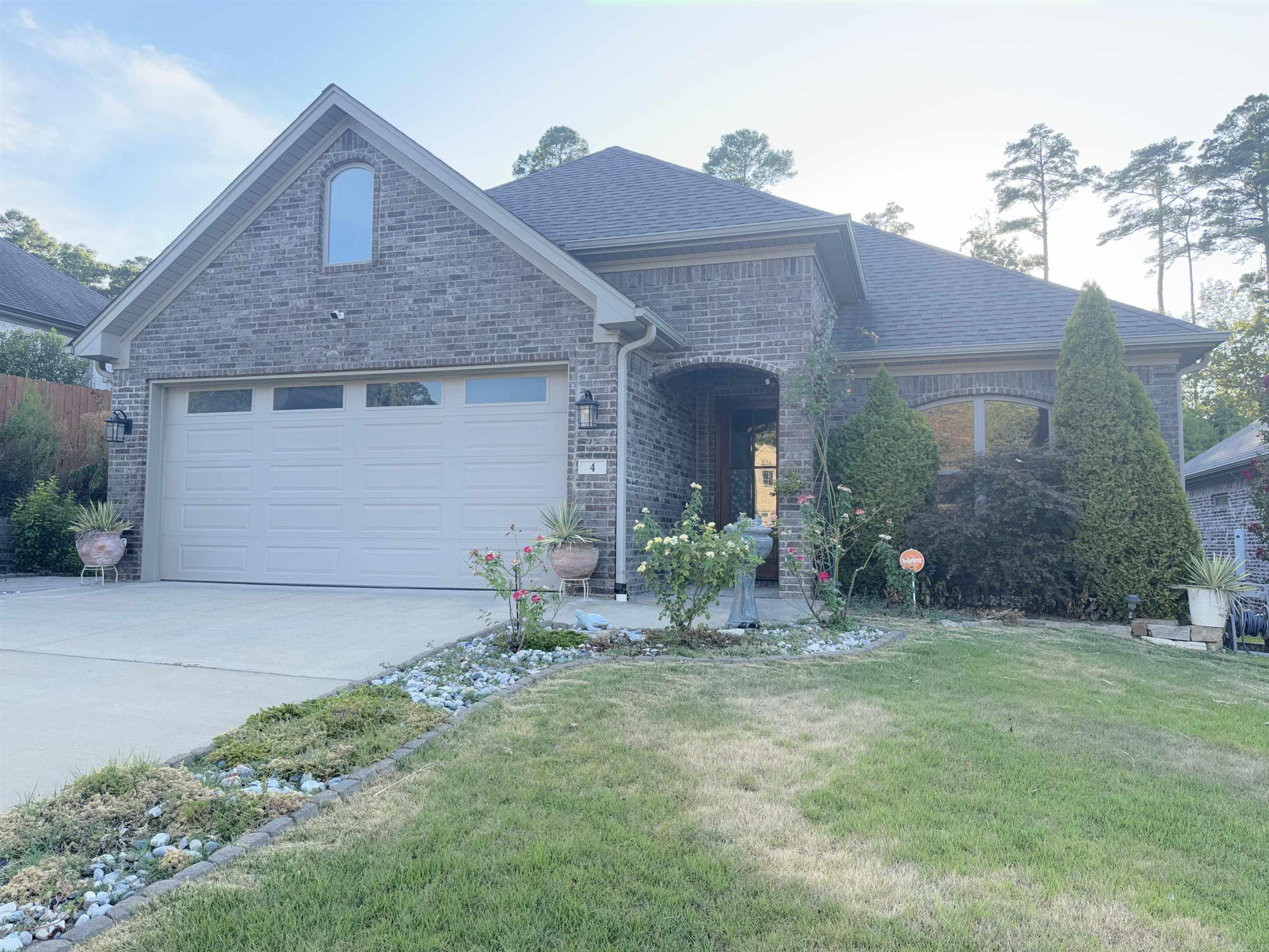 4 piper ln