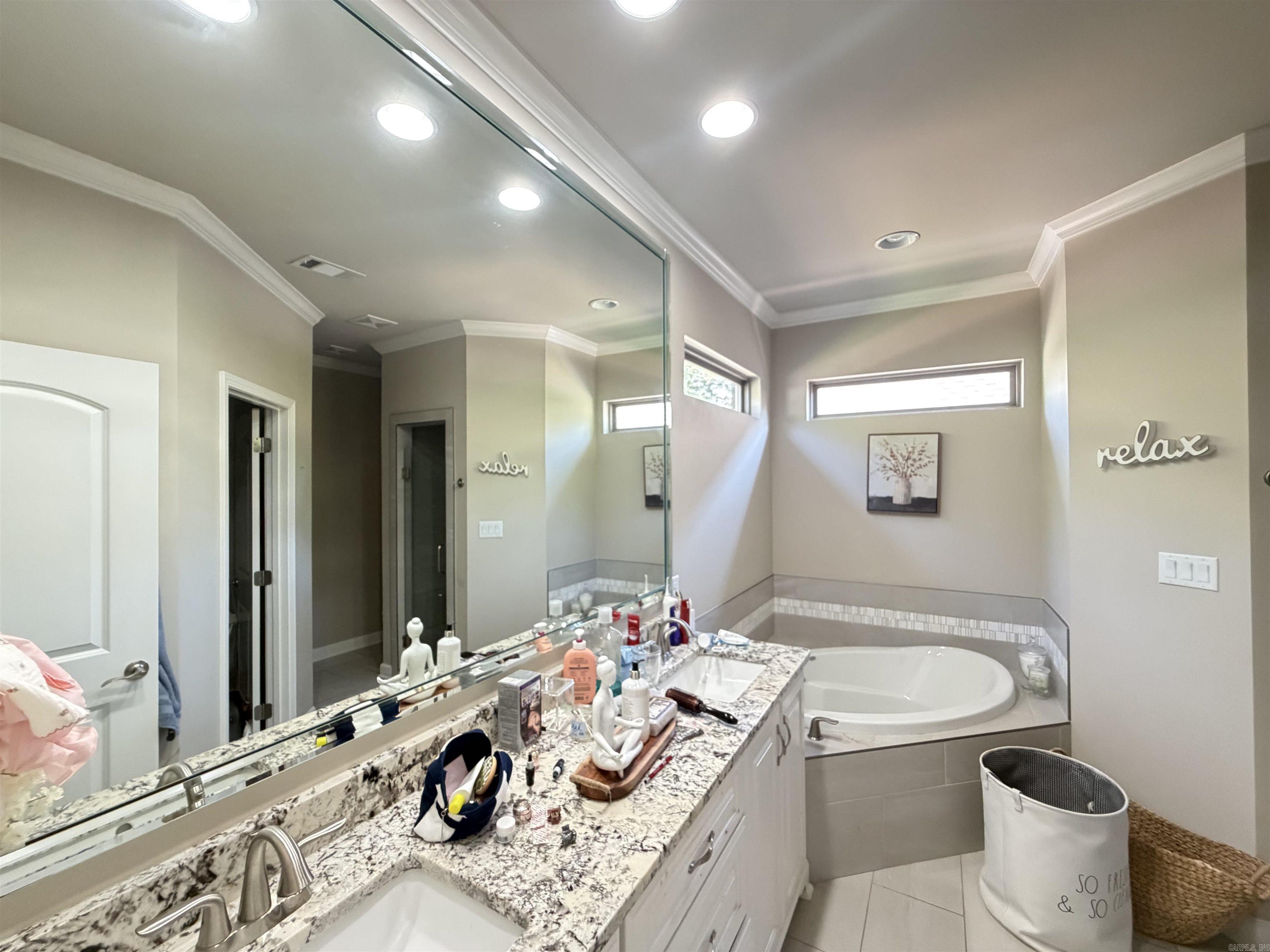 4 piper ln