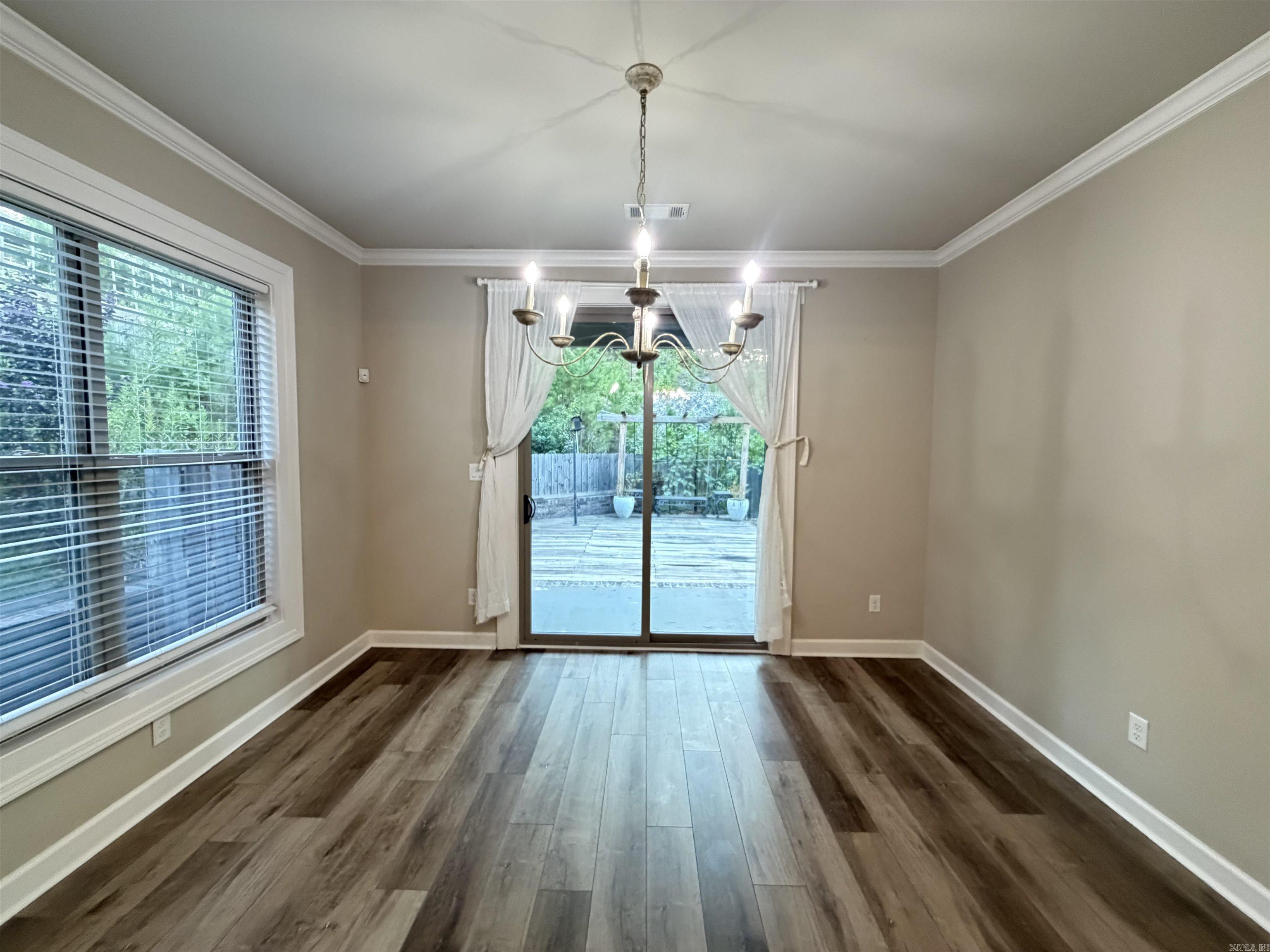 4 piper ln