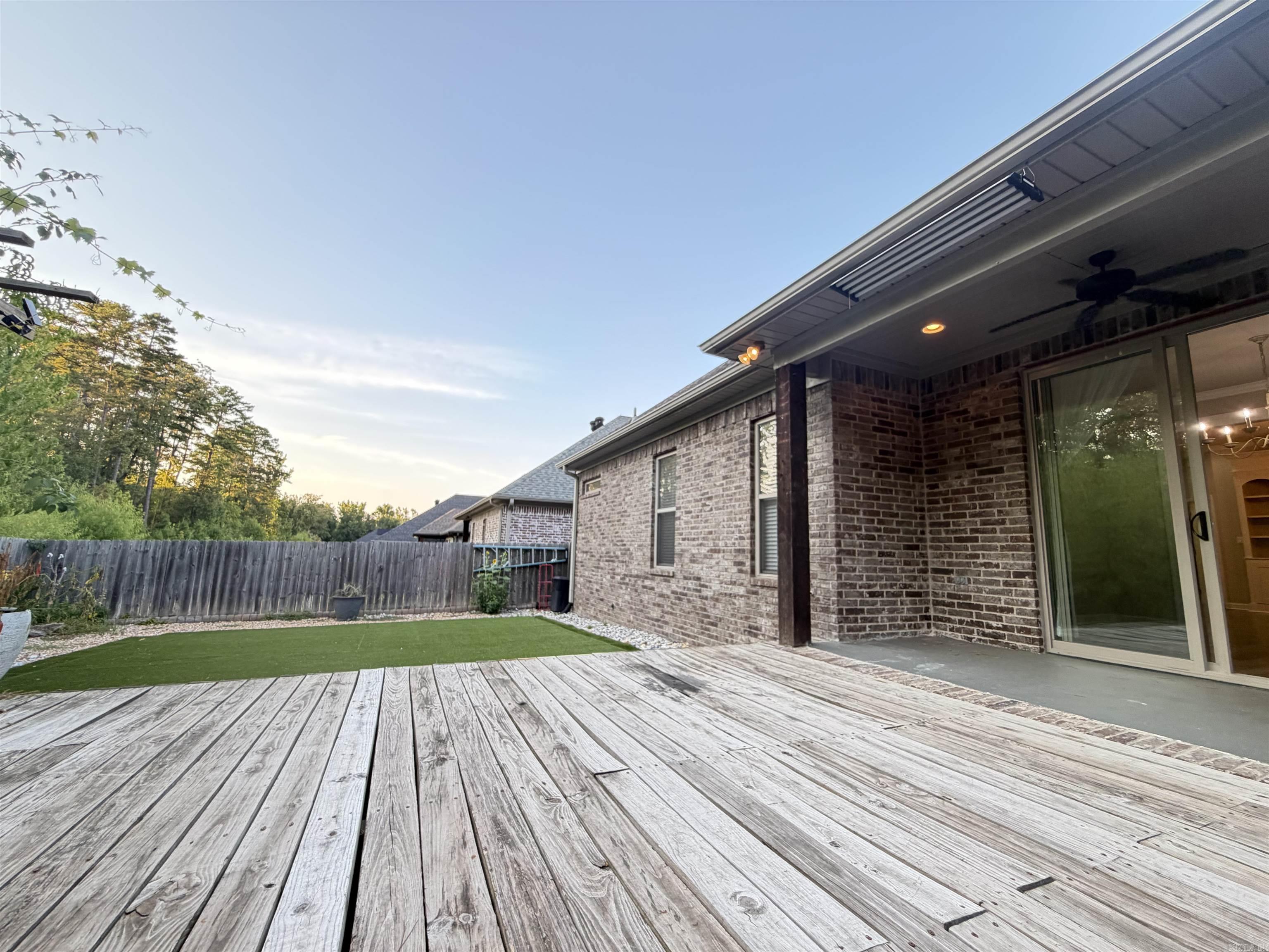 4 piper ln