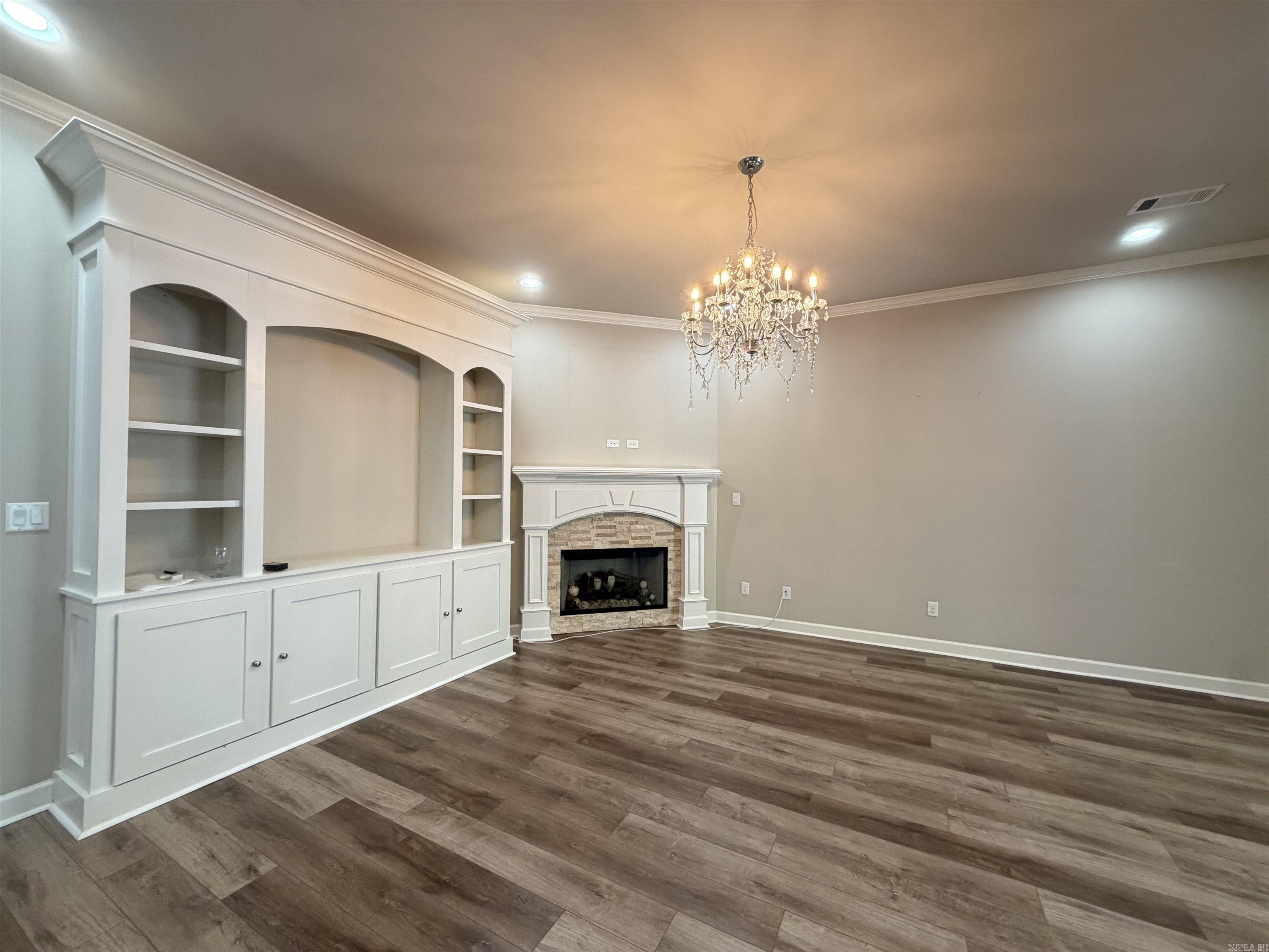 4 piper ln