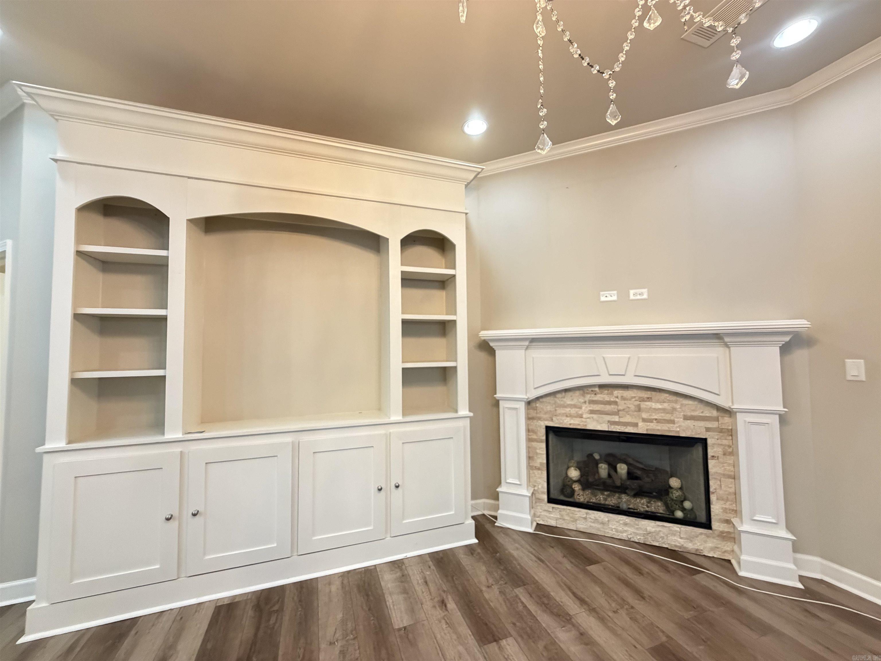 4 piper ln