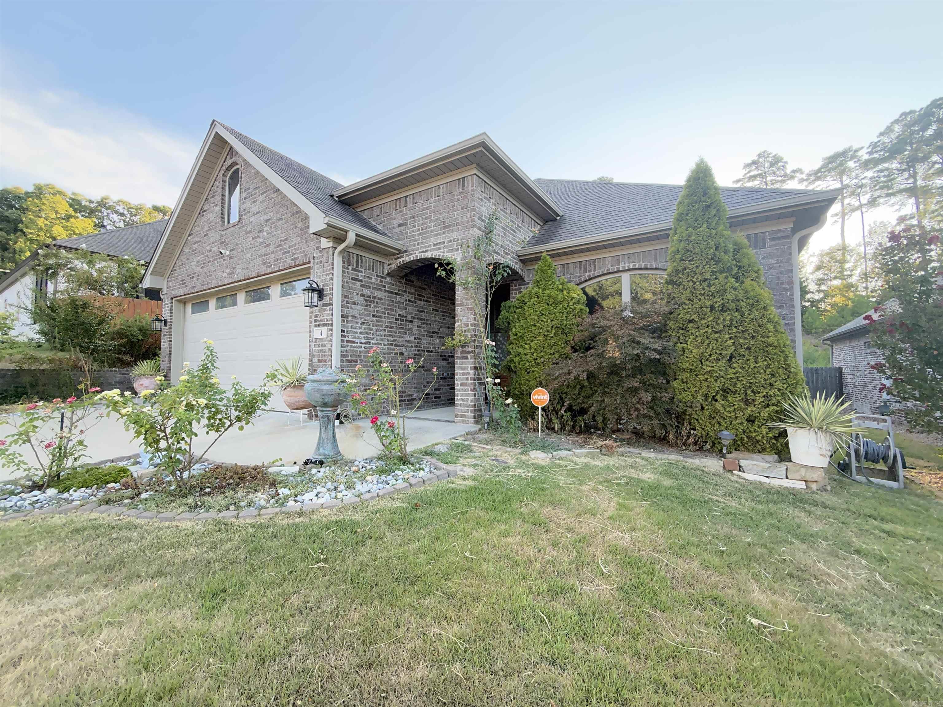 4 piper ln