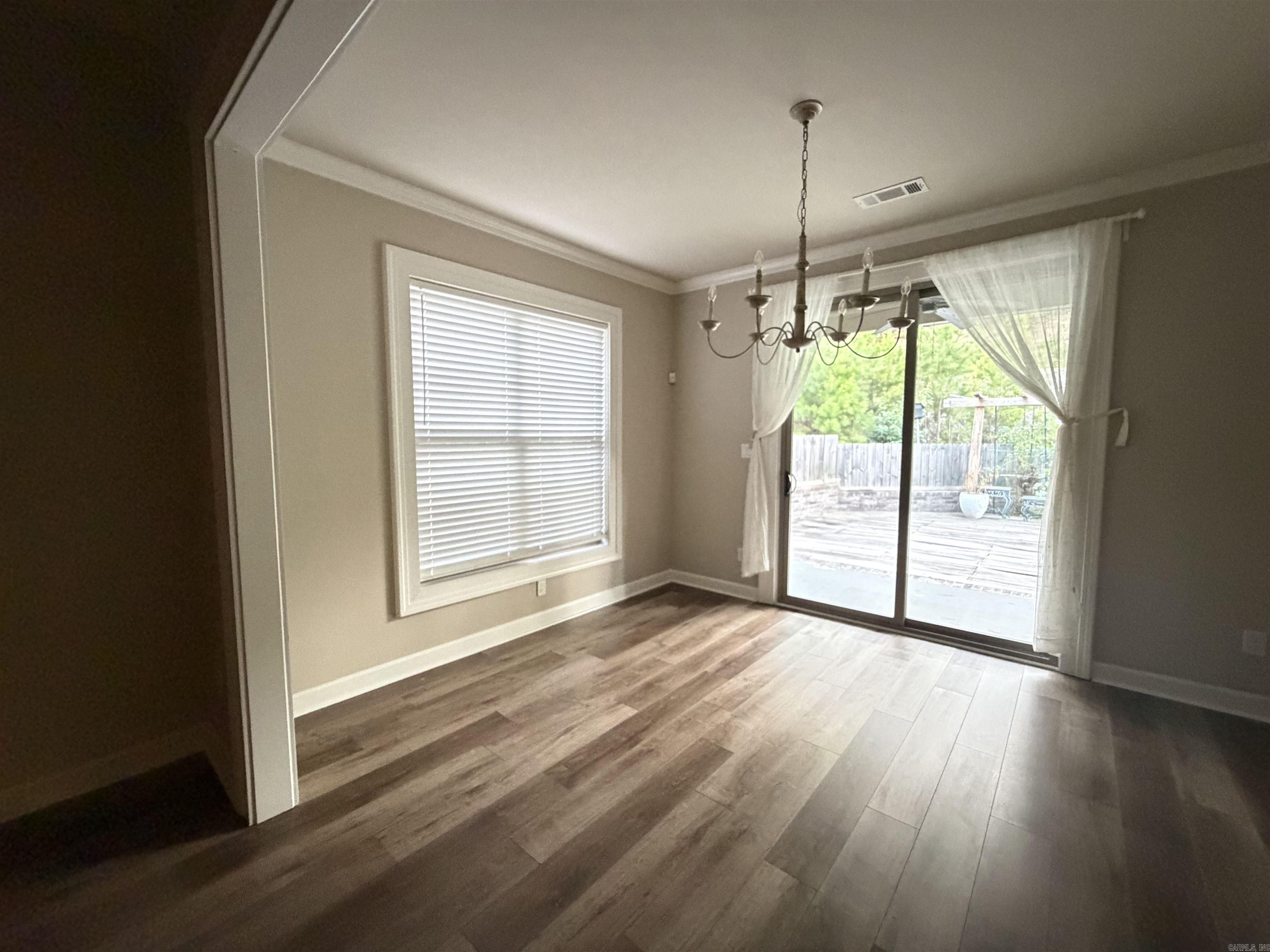 4 piper ln