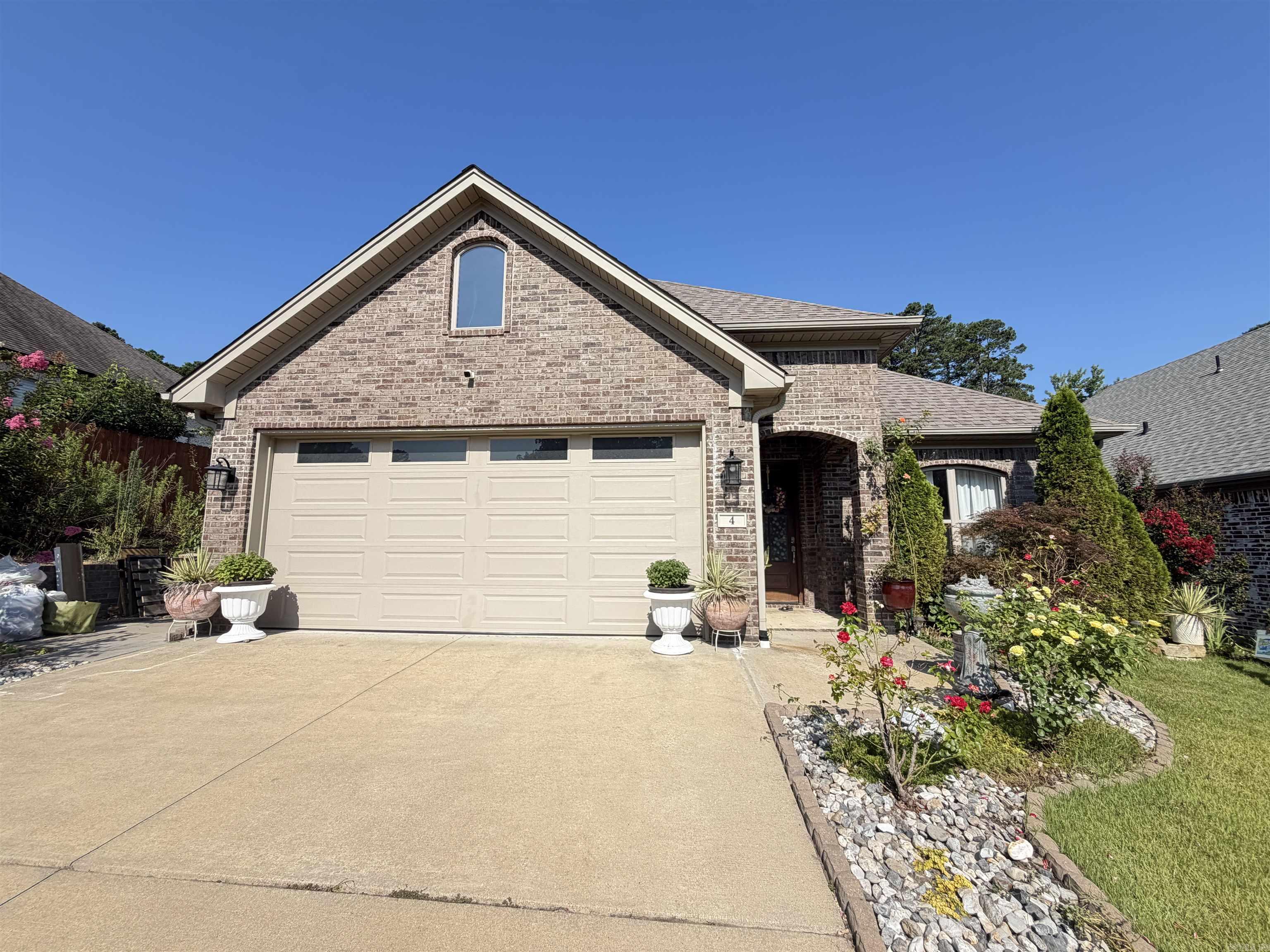 4 piper ln