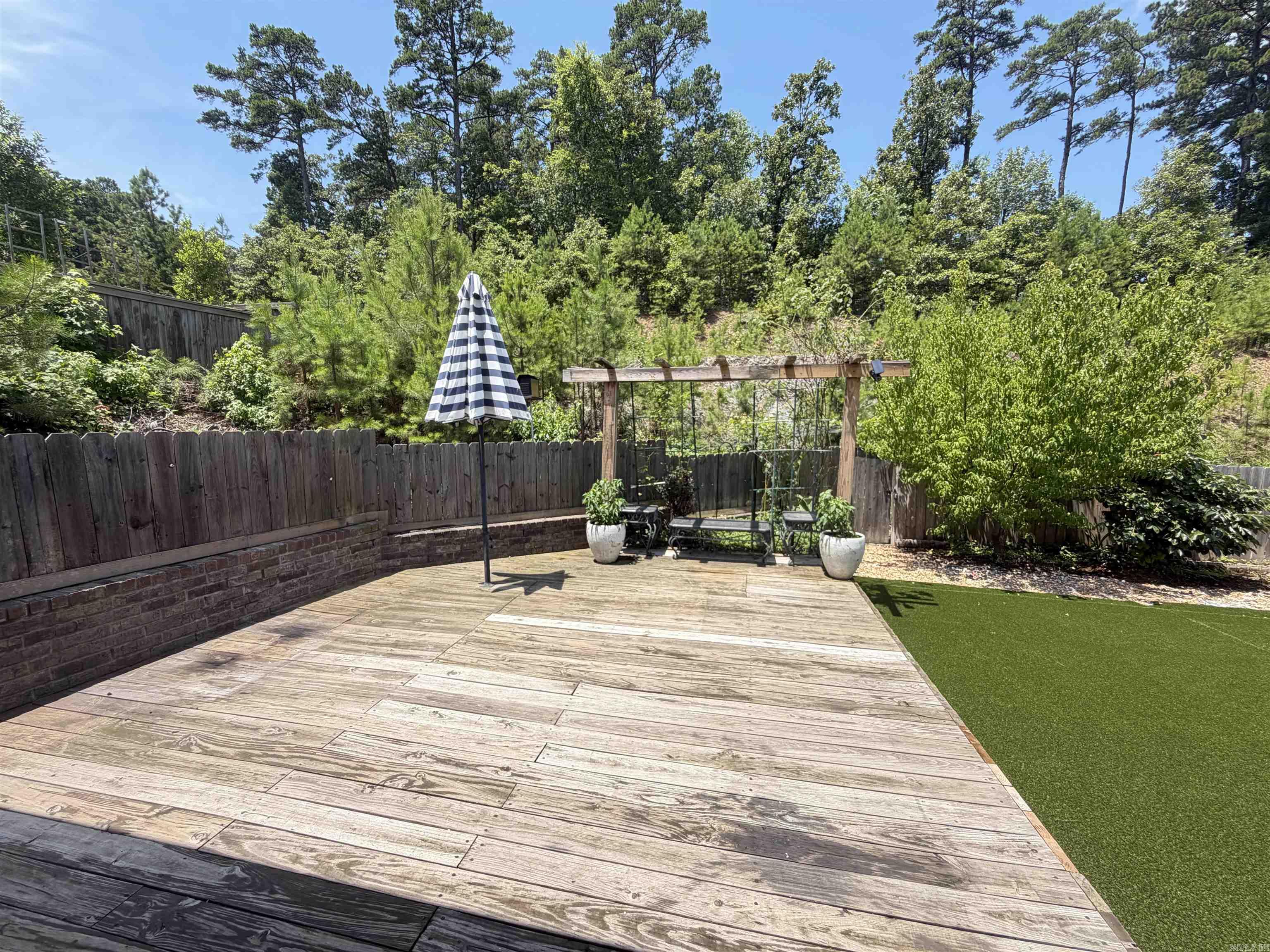 4 piper ln
