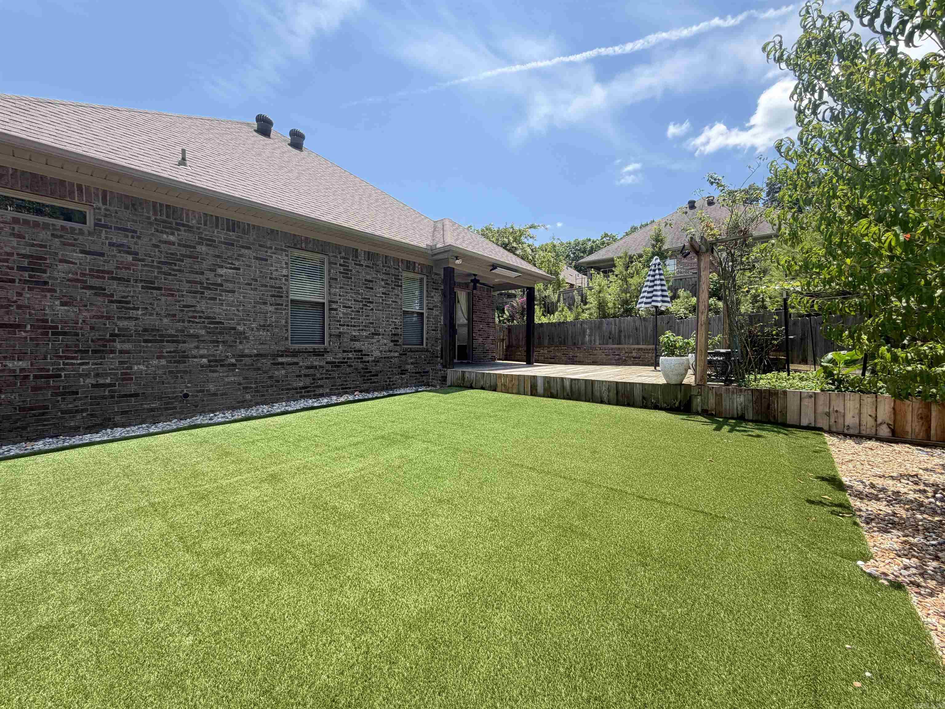 4 piper ln