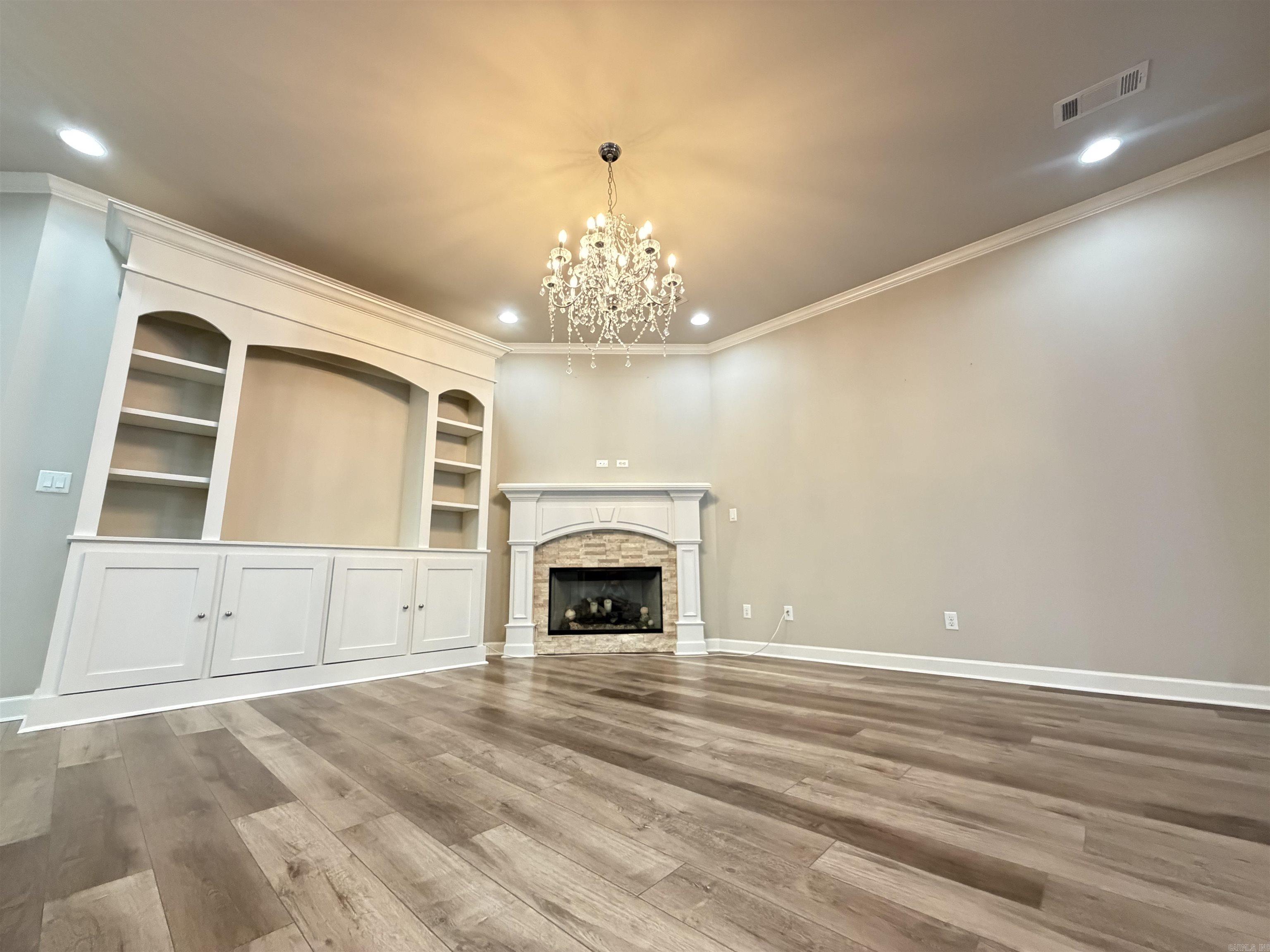 4 piper ln