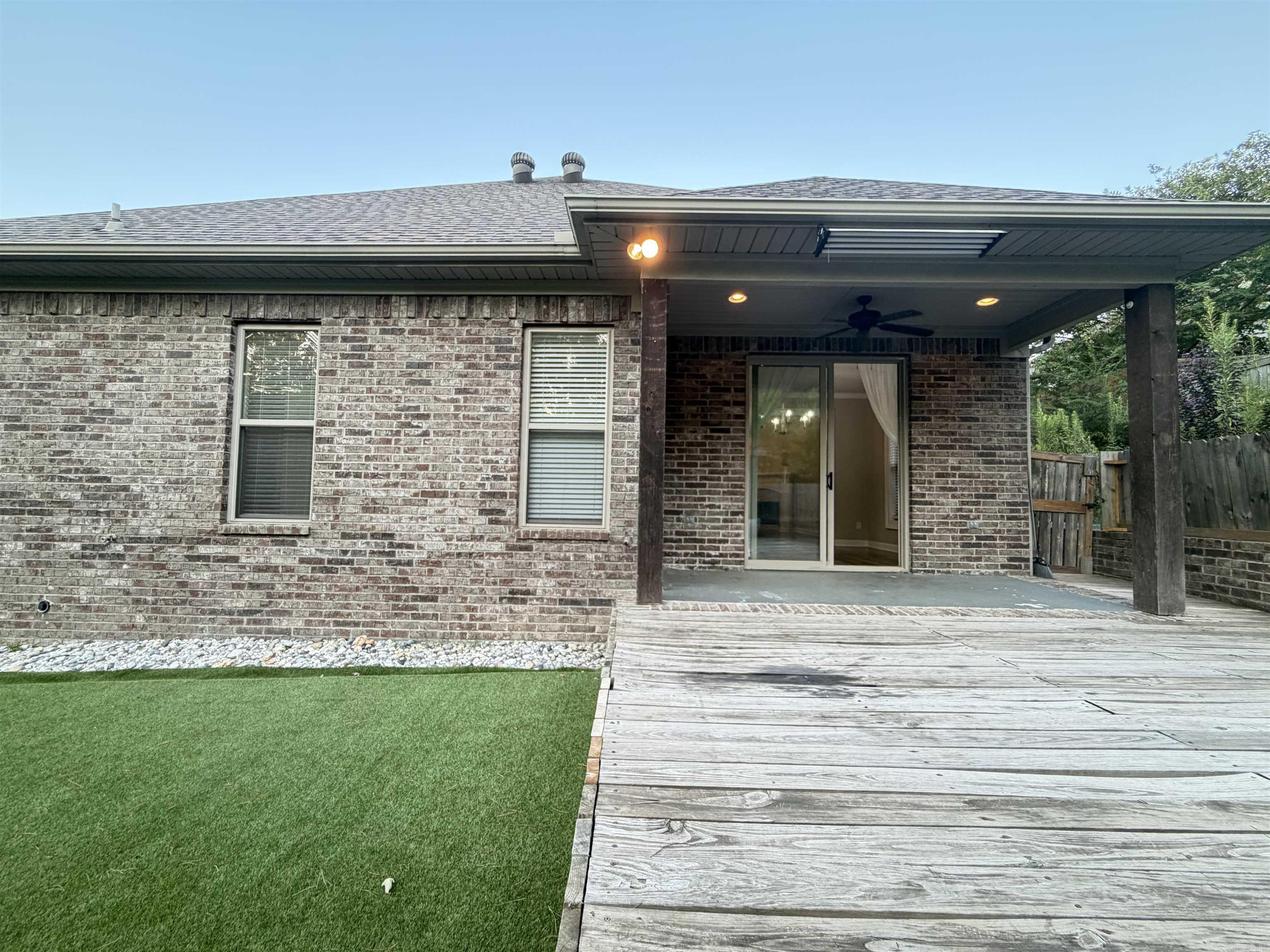 4 piper ln