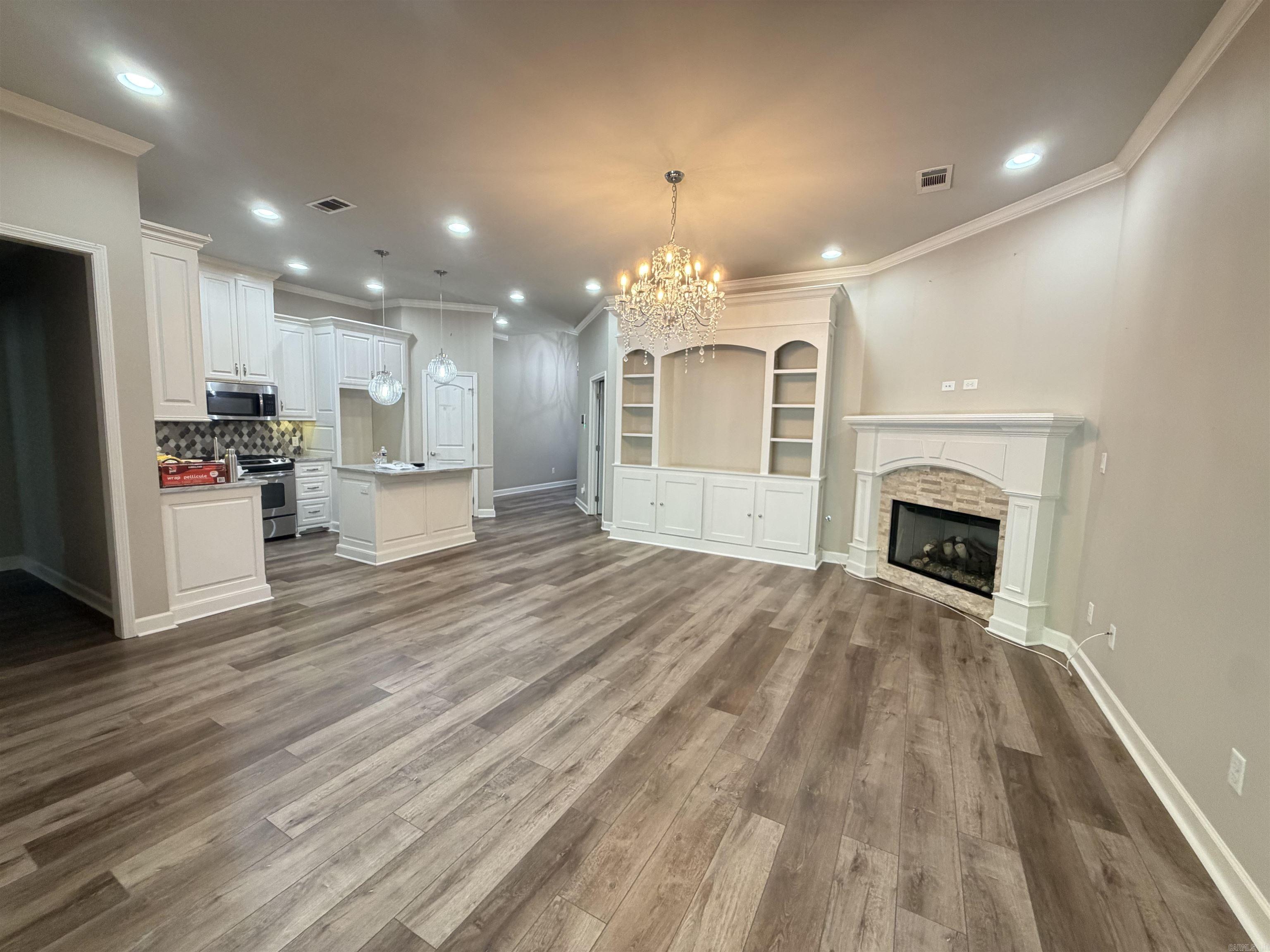 4 piper ln