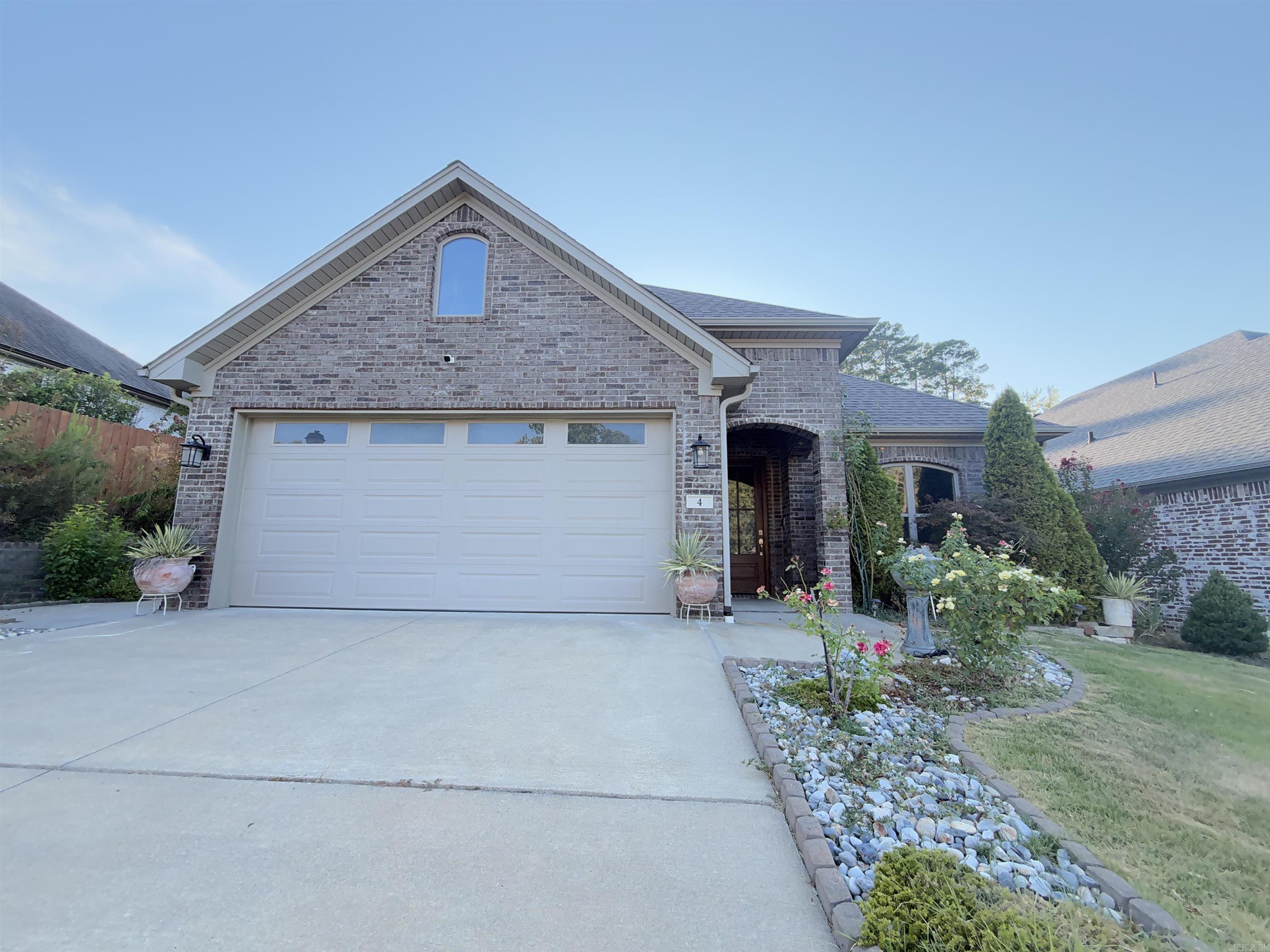 4 piper ln