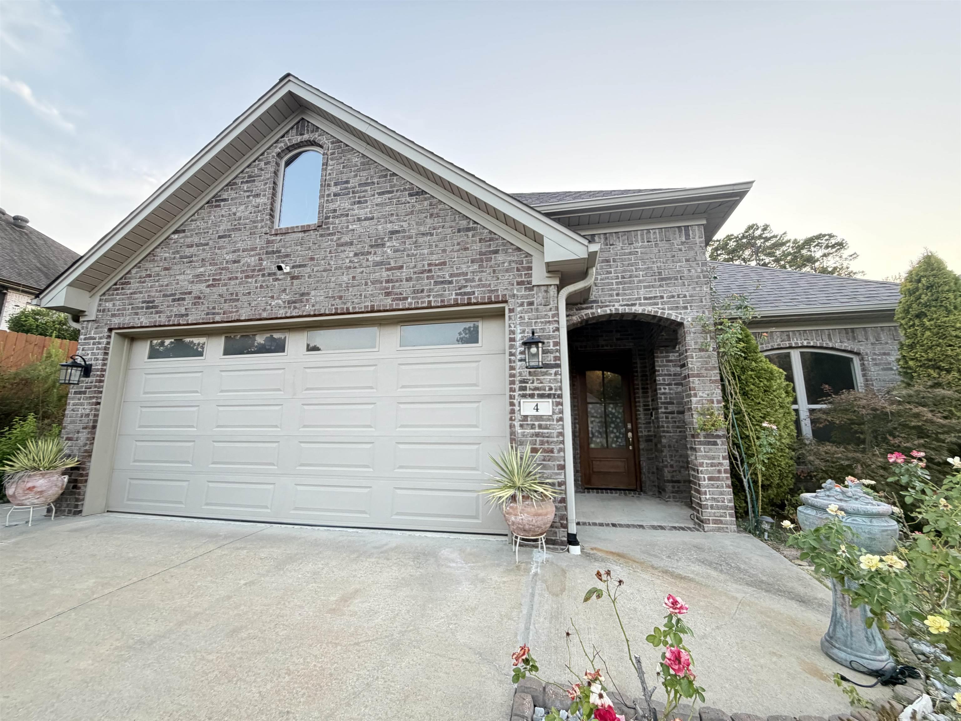 4 piper ln