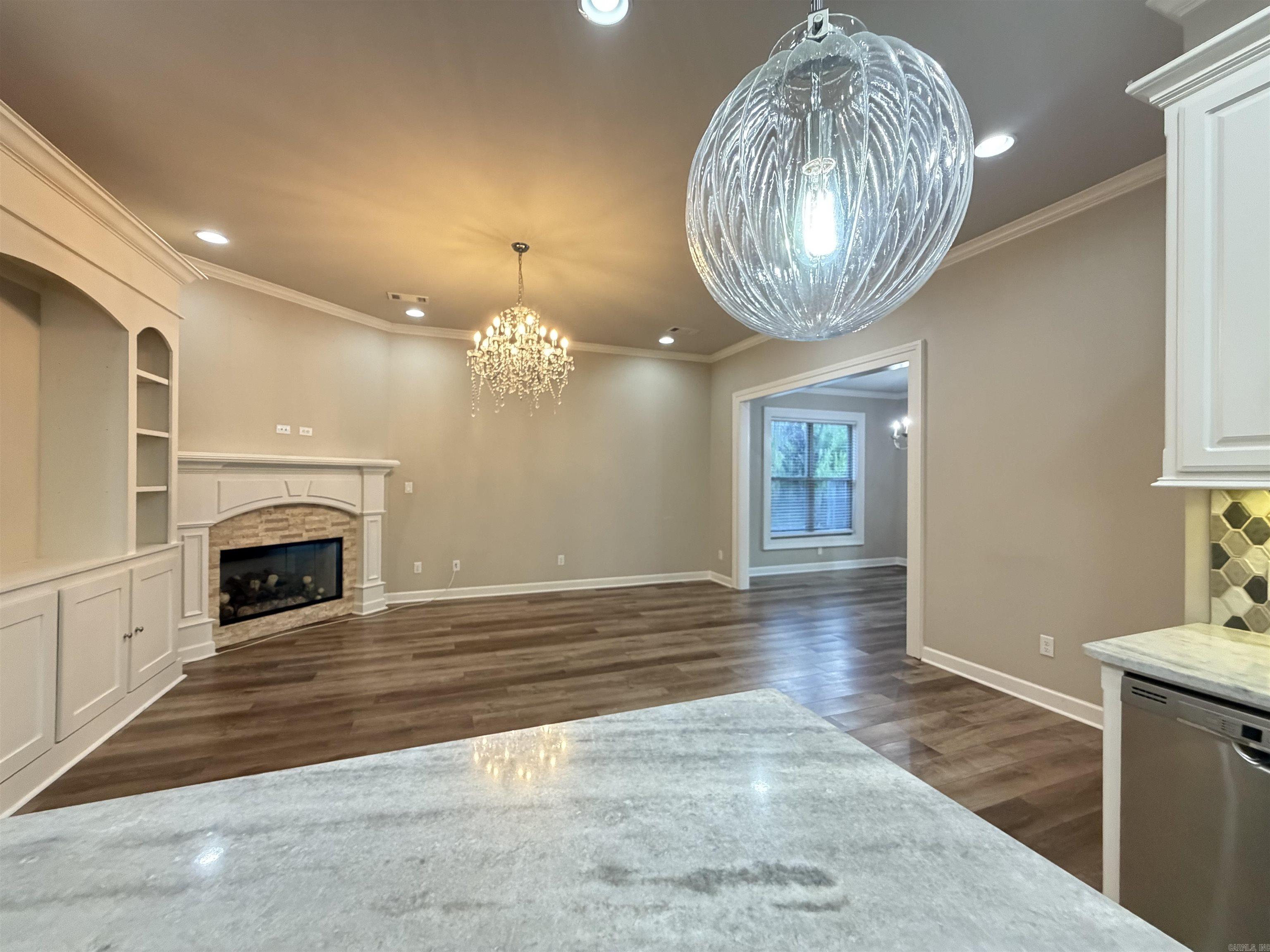 4 piper ln