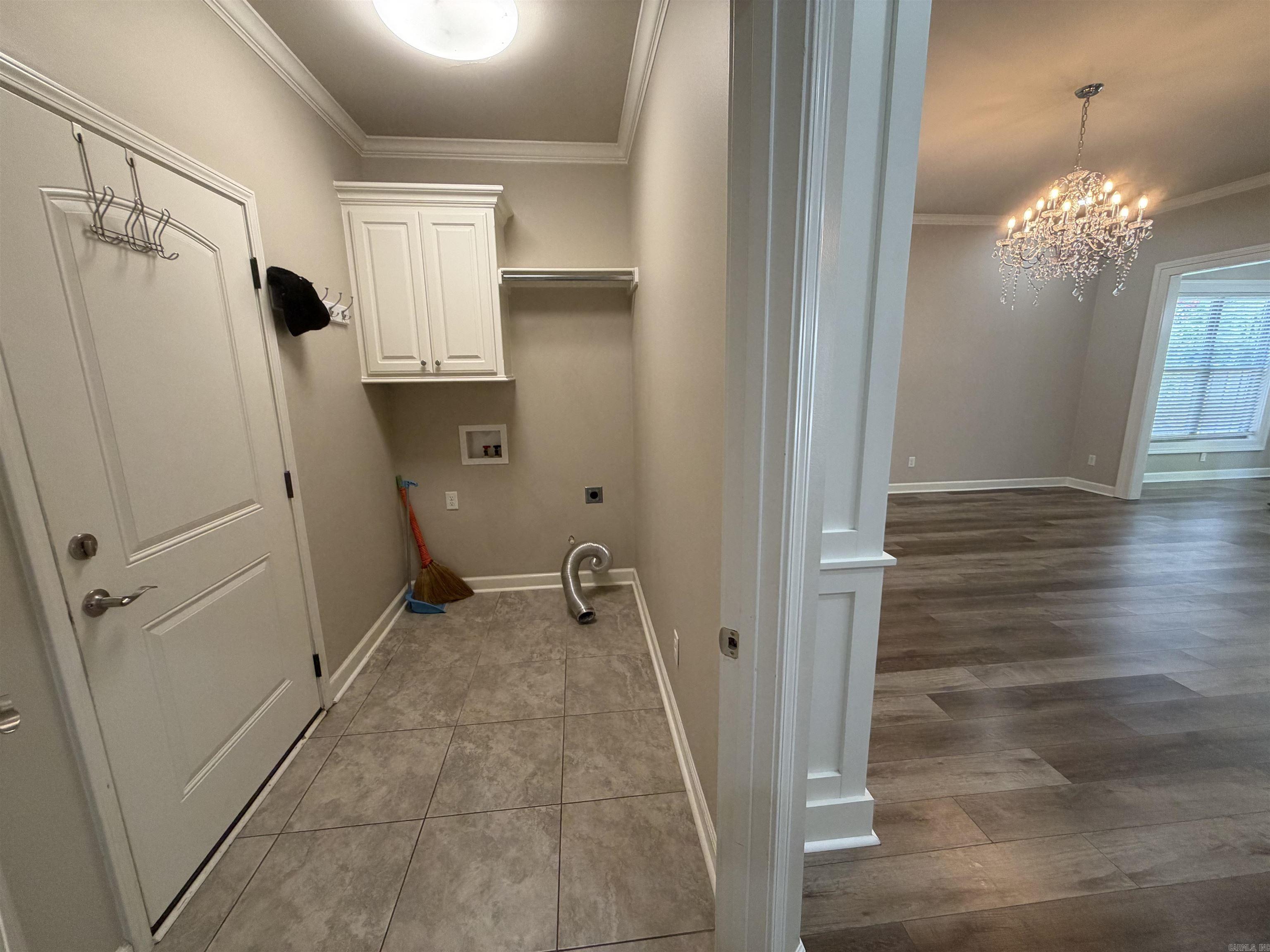 4 piper ln
