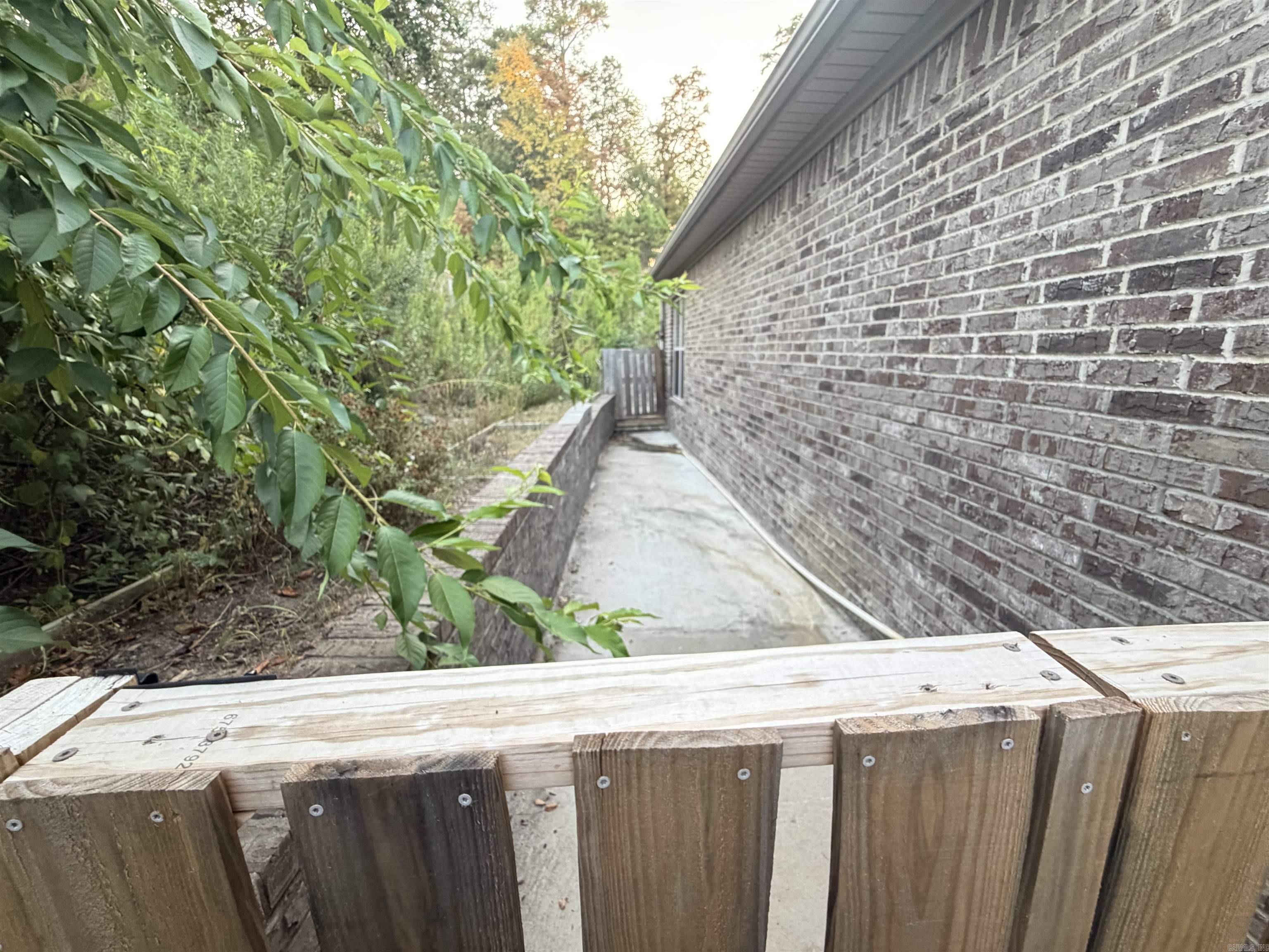 4 piper ln