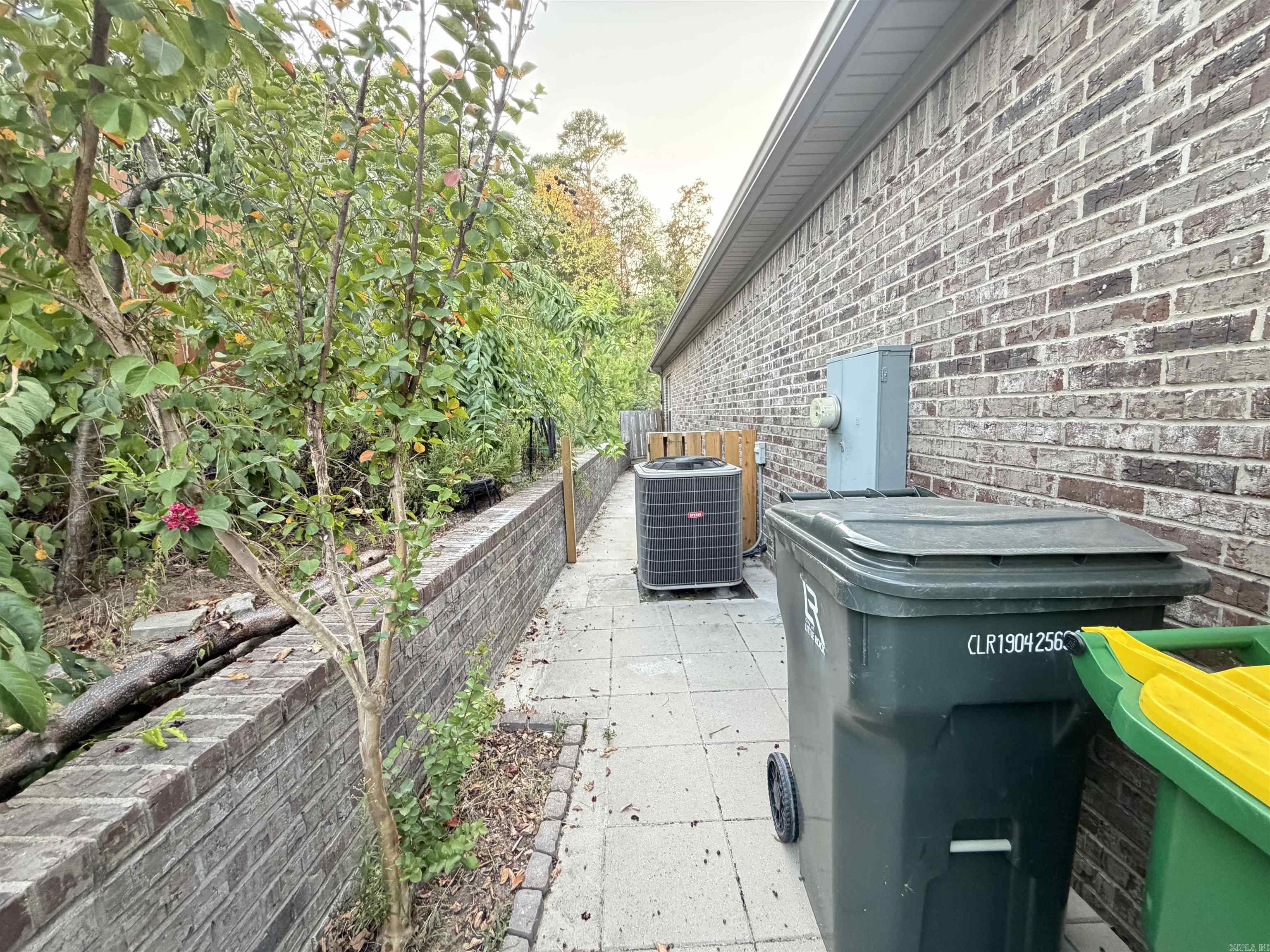 4 piper ln
