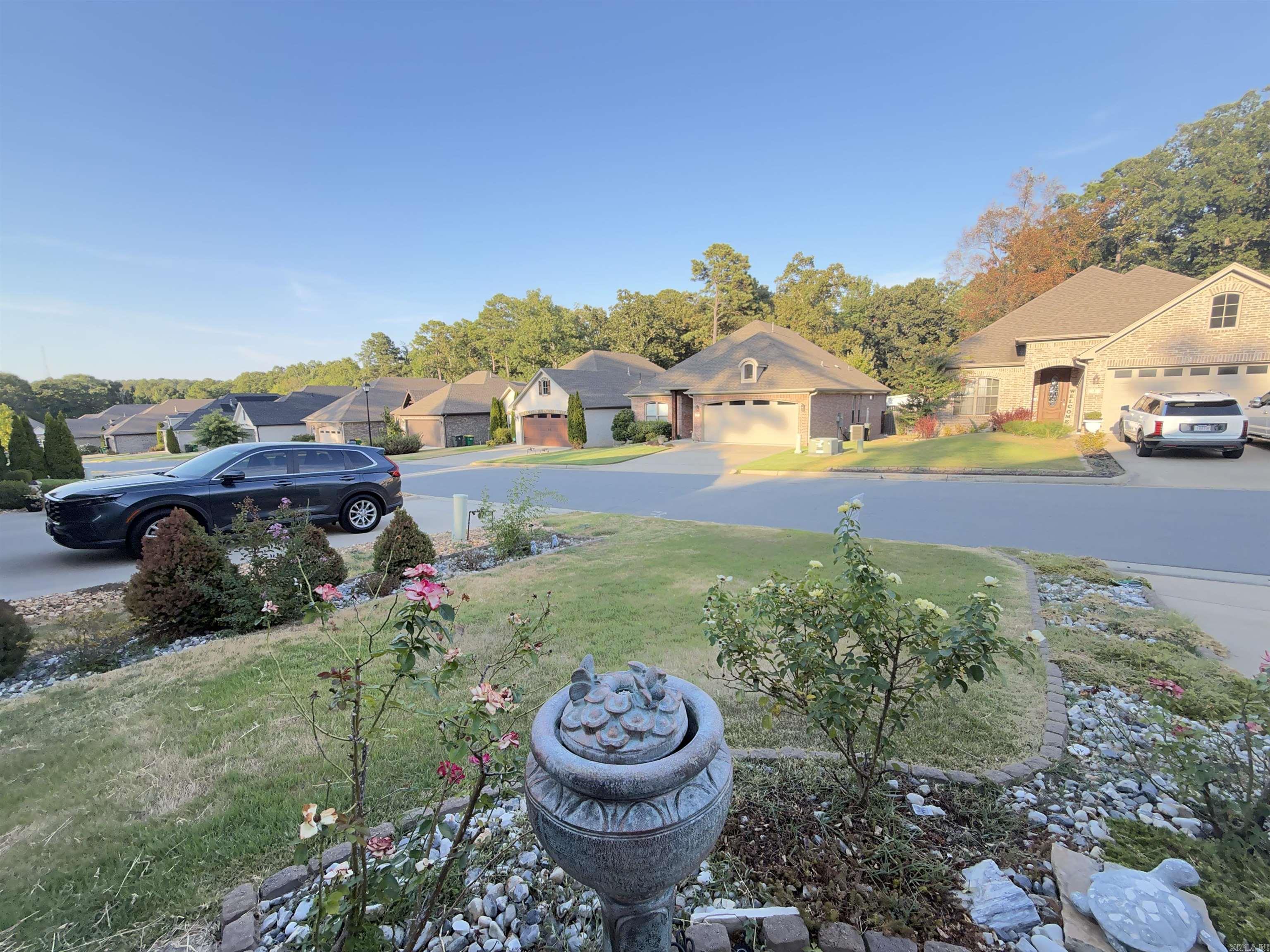 4 piper ln