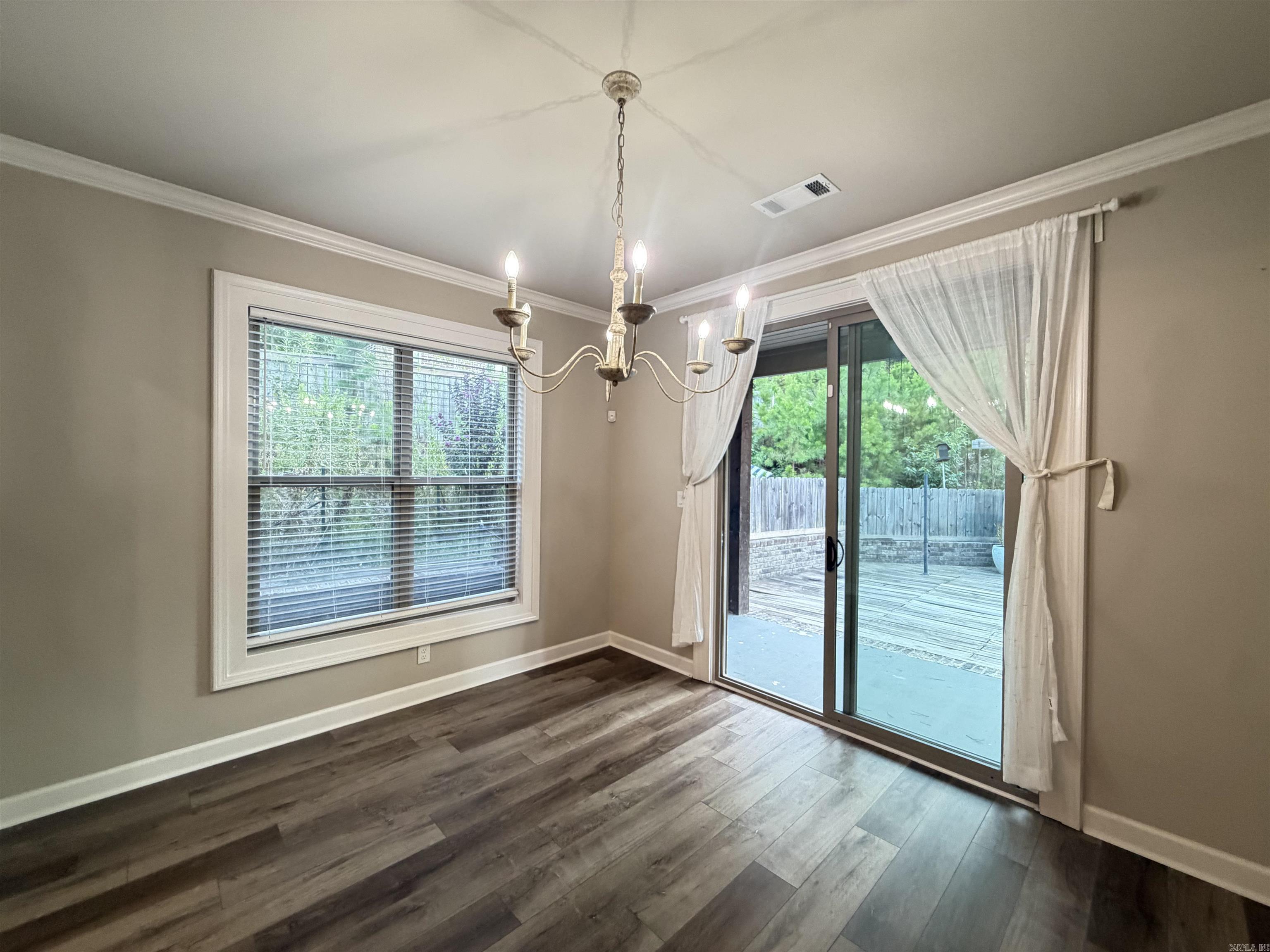 4 piper ln