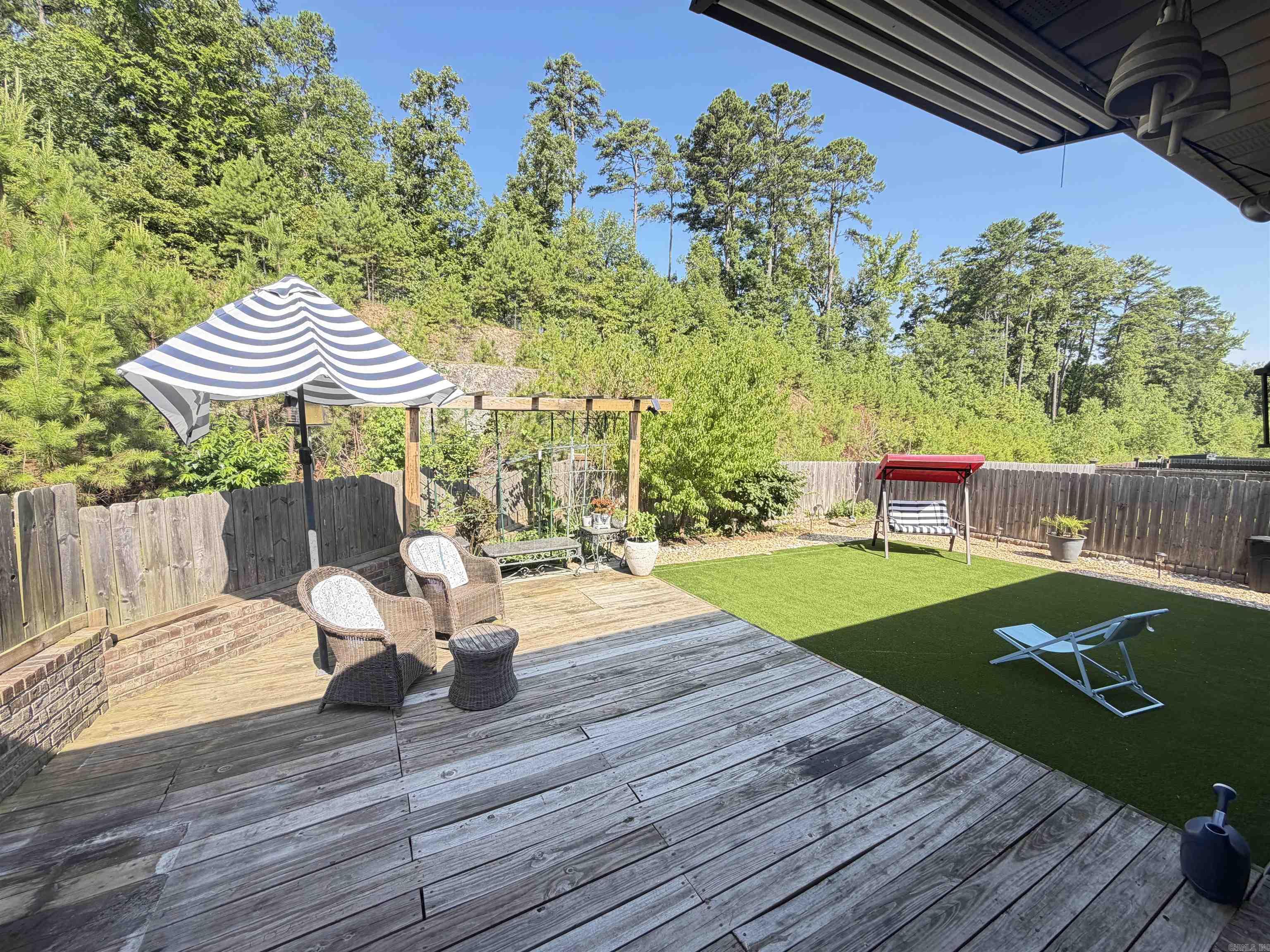4 piper ln