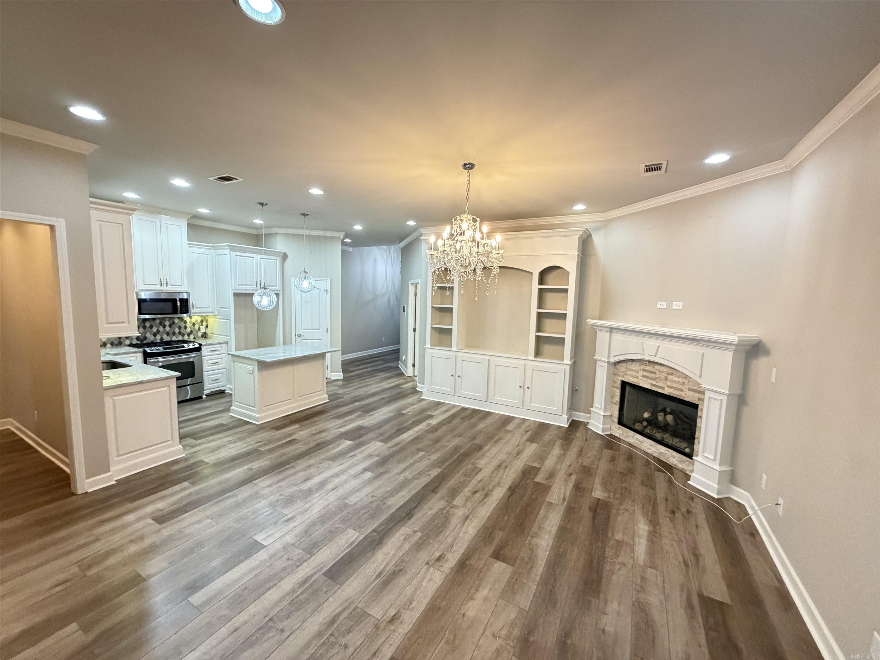 4 piper ln