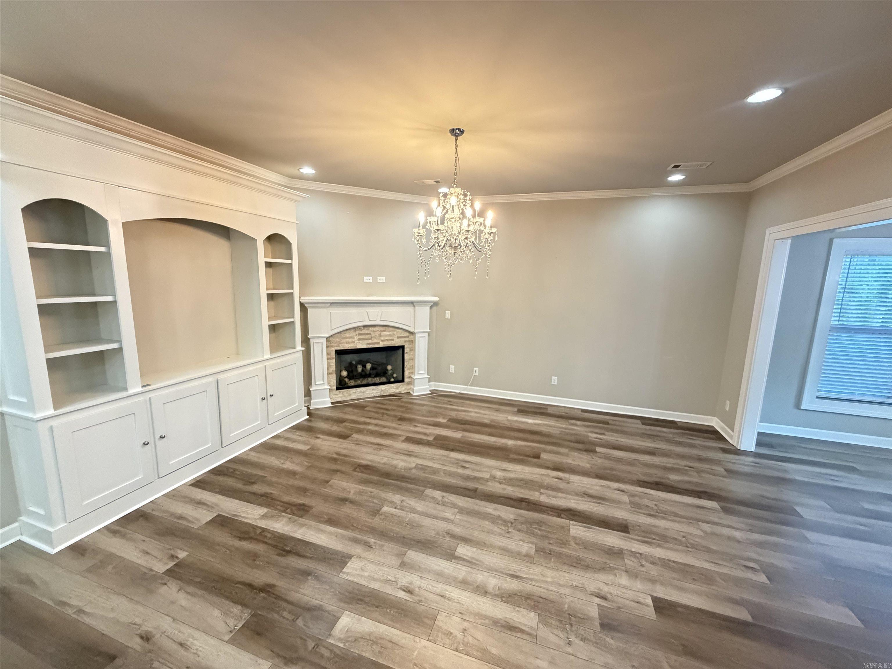 4 piper ln