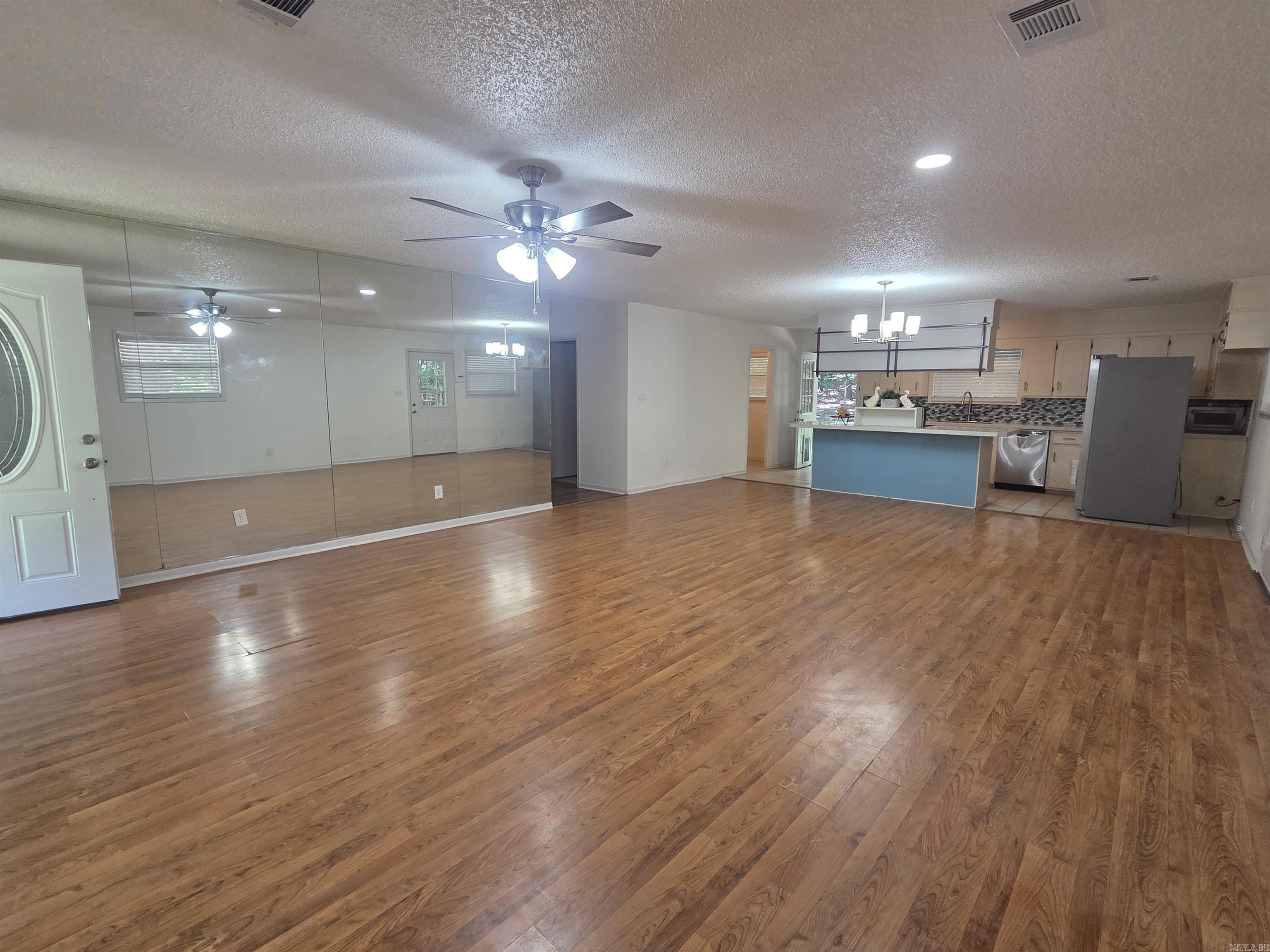 450 Plum Hollow Boulevard