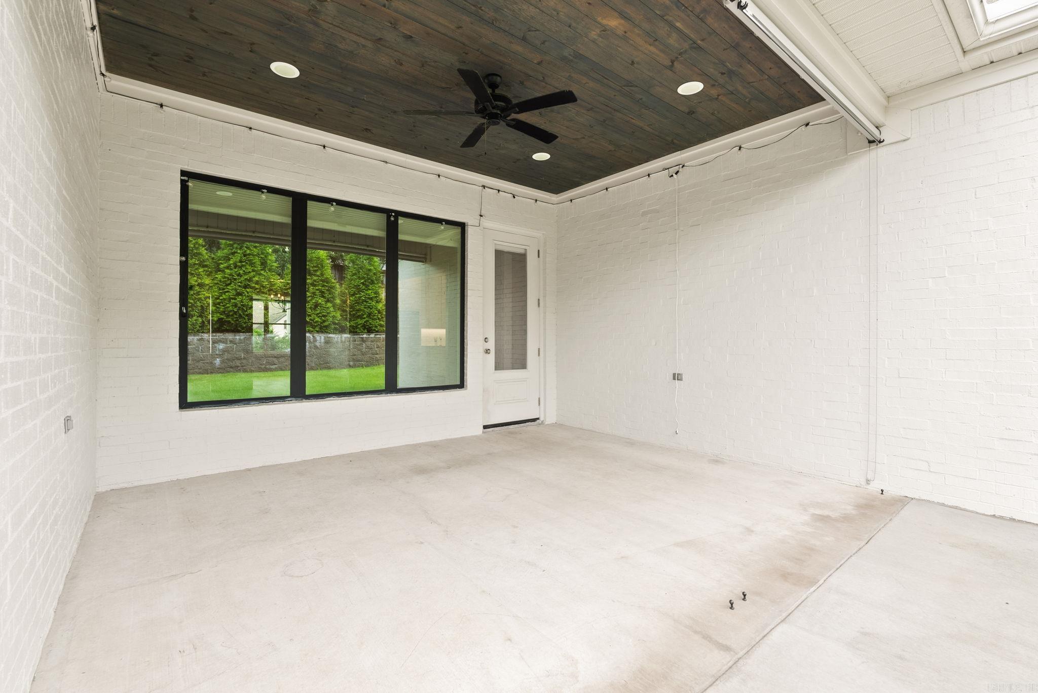 24 Waterside Drive