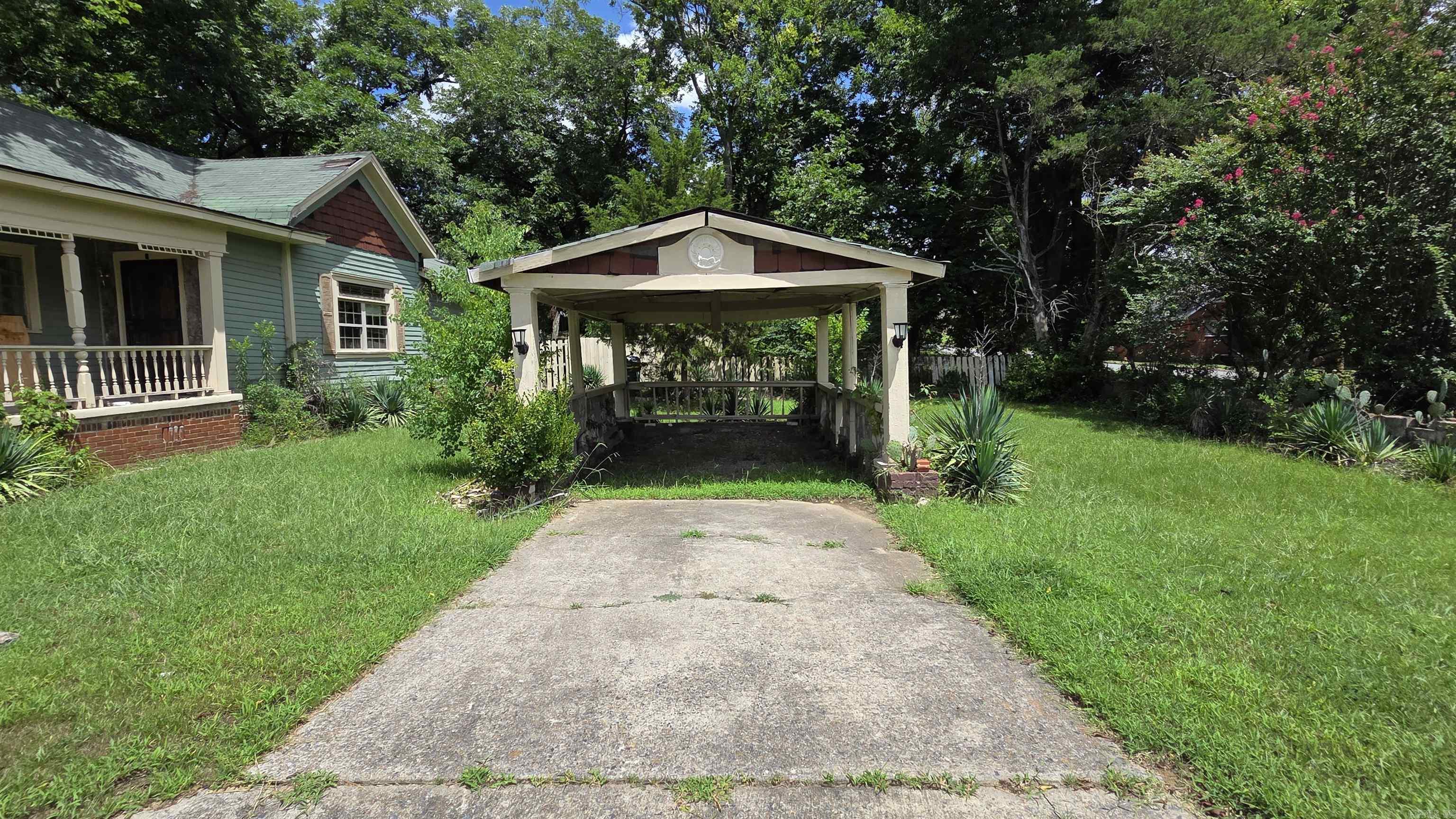 1421 Maple Street