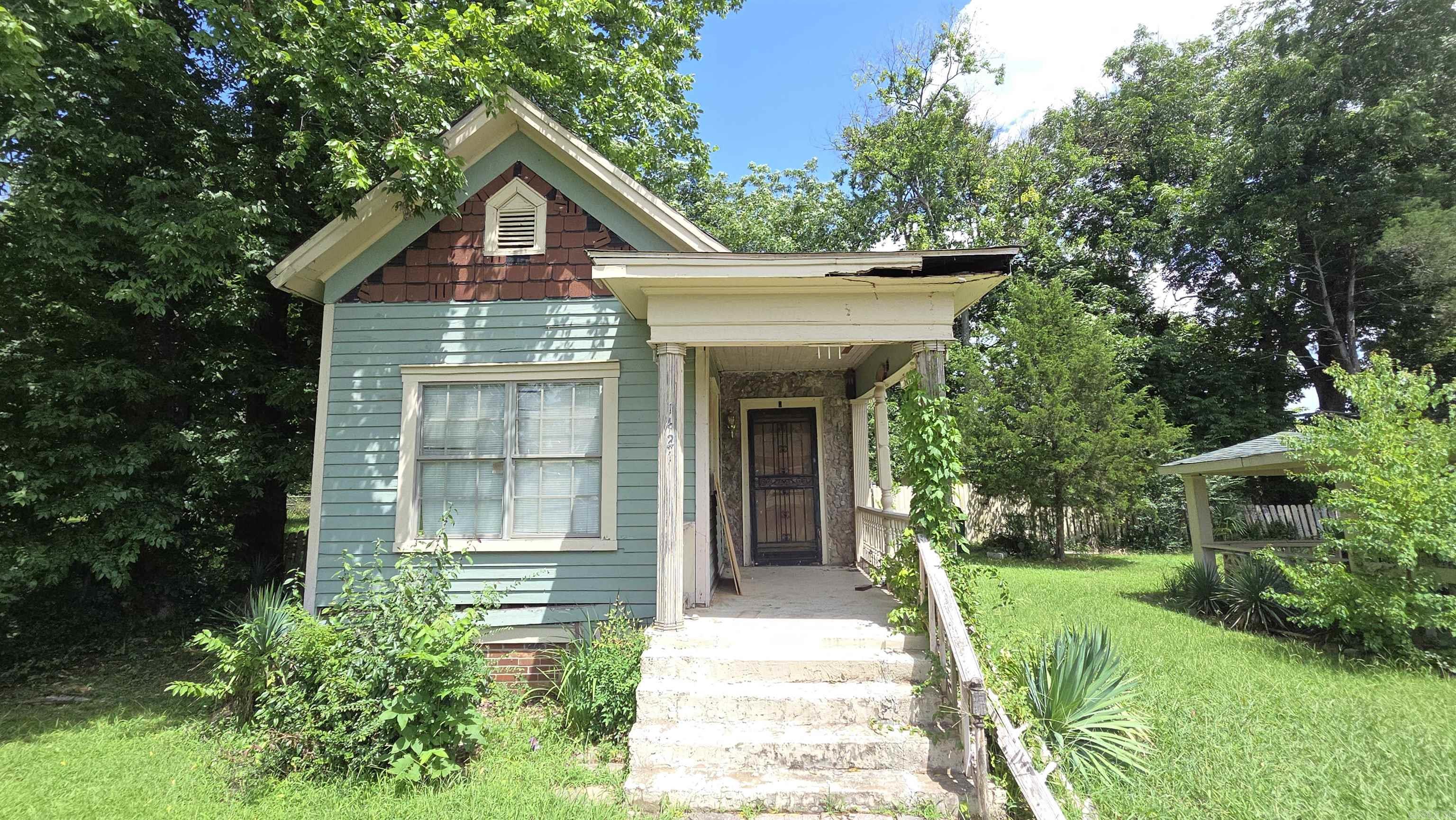 1421 Maple Street