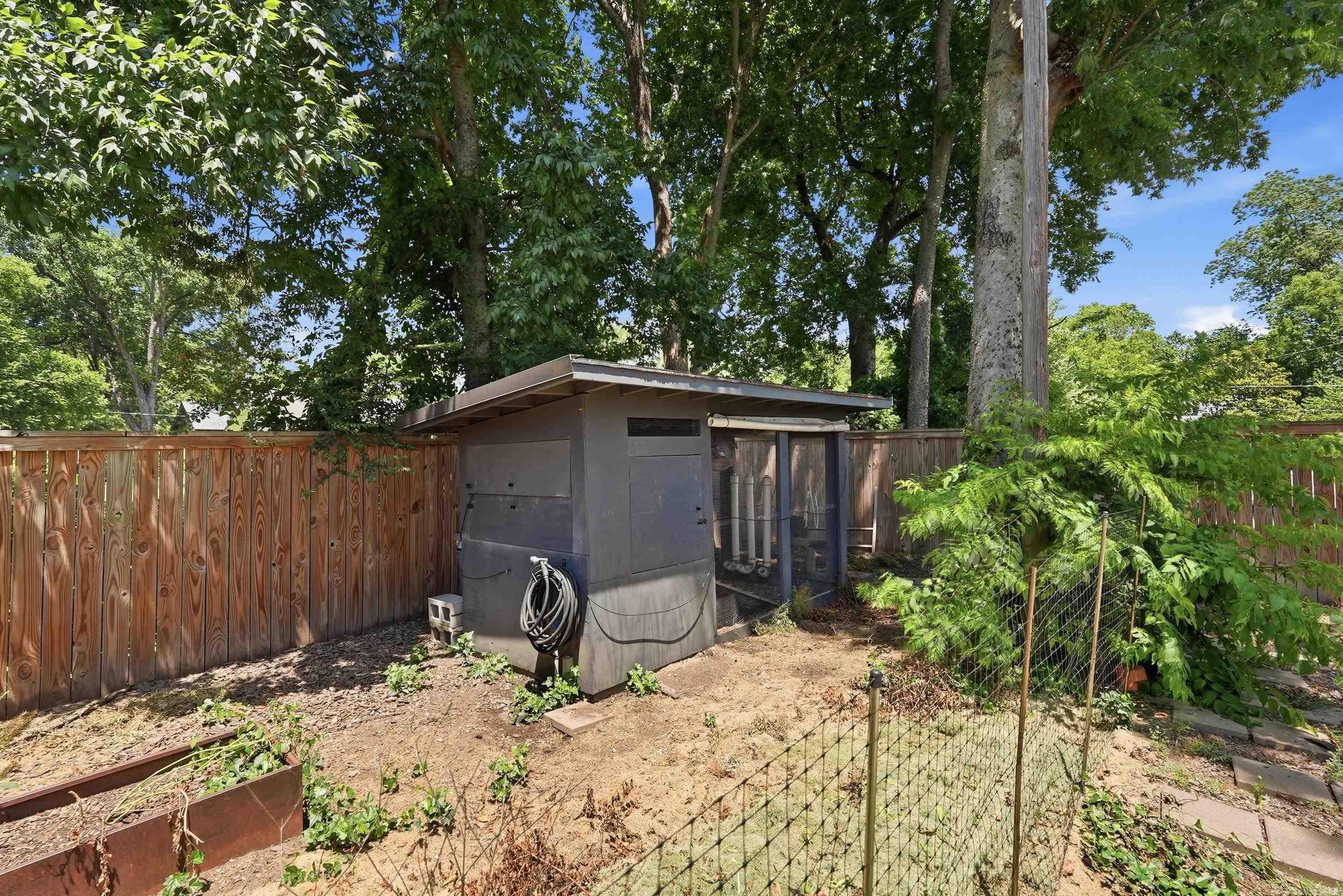 1620 Robinson Avenue