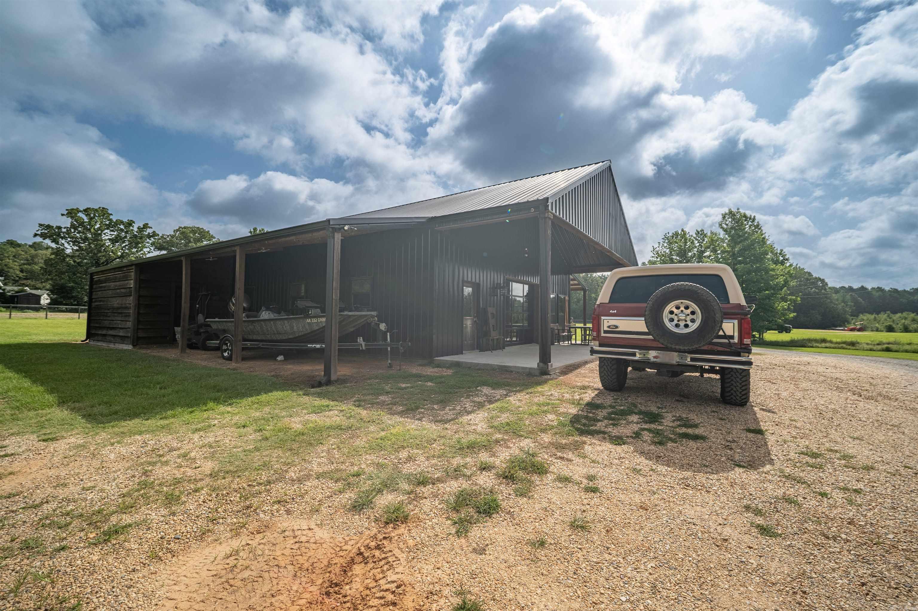 2886 N 83 Highway