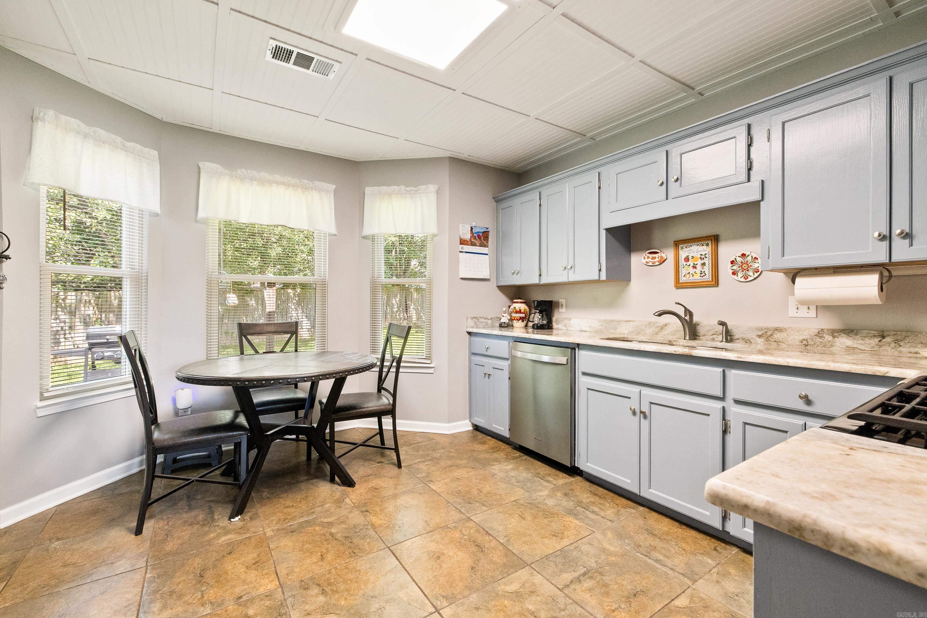 1403 Overview Cove