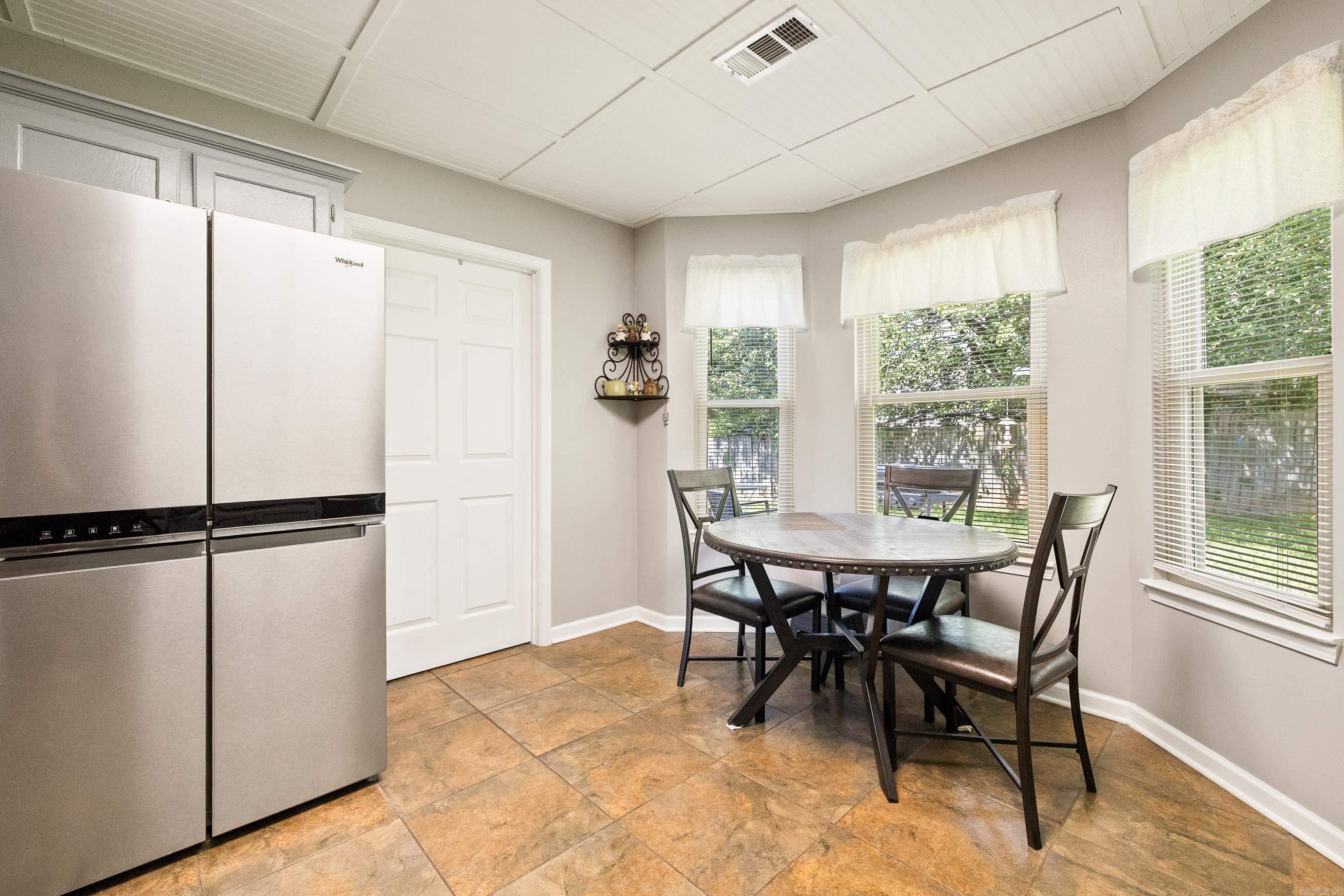 1403 Overview Cove
