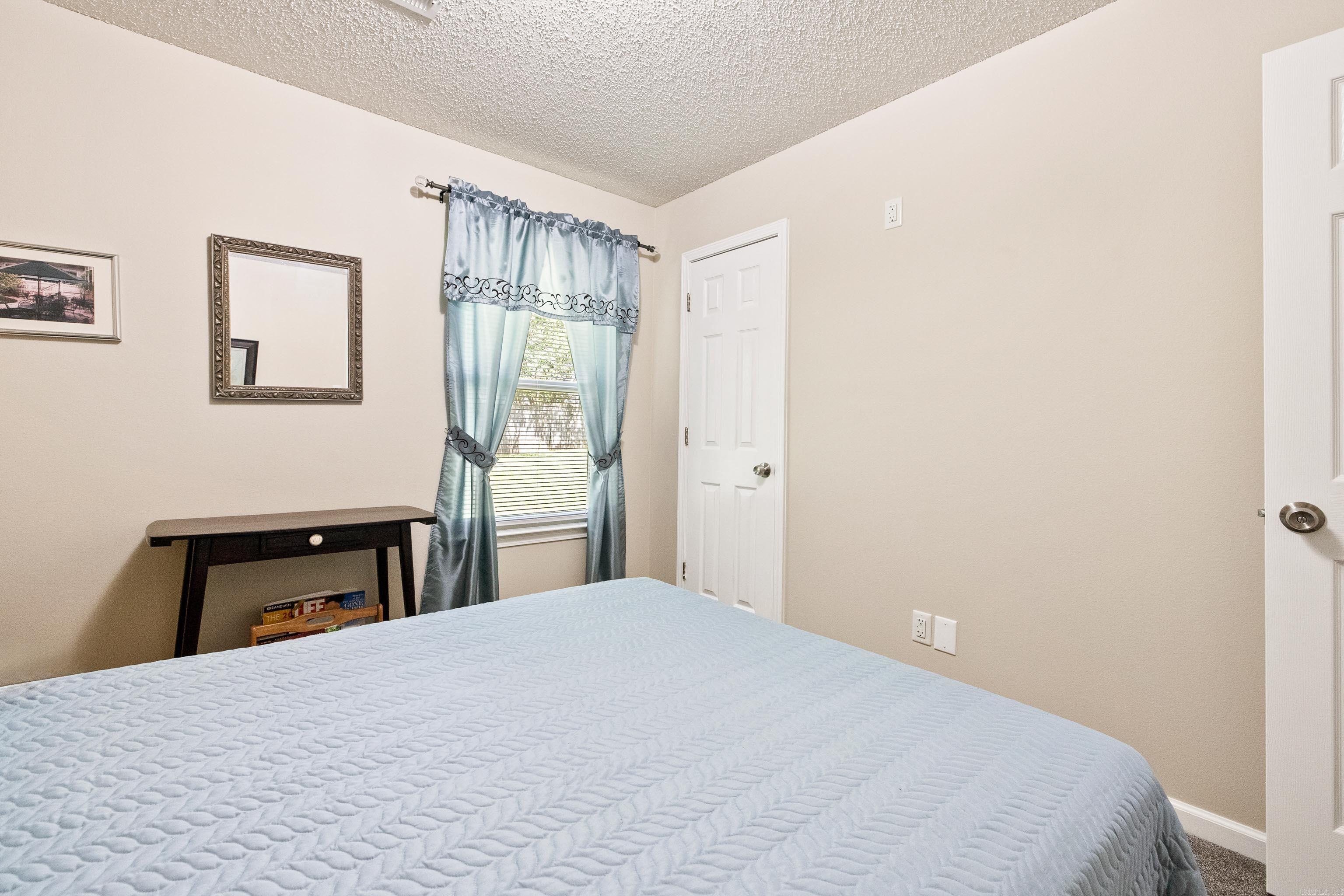 1403 Overview Cove